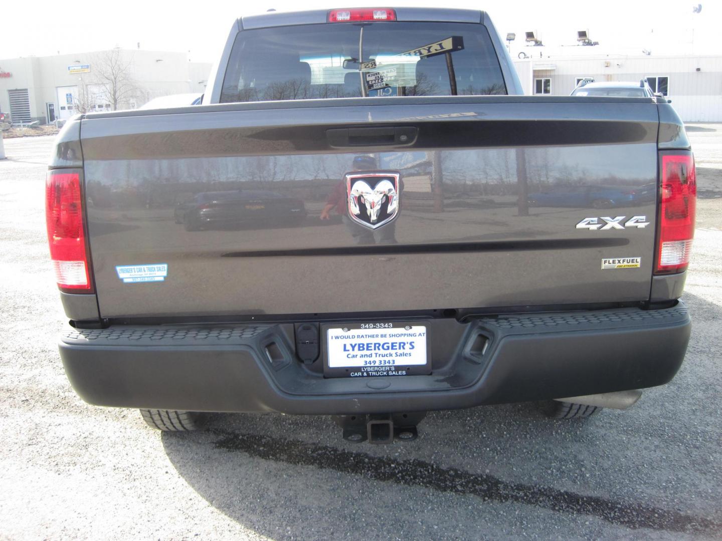 2016 gray /gray RAM 1500 Tradesman Quad Cab 4WD (1C6RR7FG0GS) with an 3.6L V6 DOHC 24V FFV engine, 6A transmission, located at 9530 Old Seward Highway, Anchorage, AK, 99515, (907) 349-3343, 61.134140, -149.865570 - Low Miles on this 2016 Dodge Ram 1500 4x4 come take a test drive - Photo#3