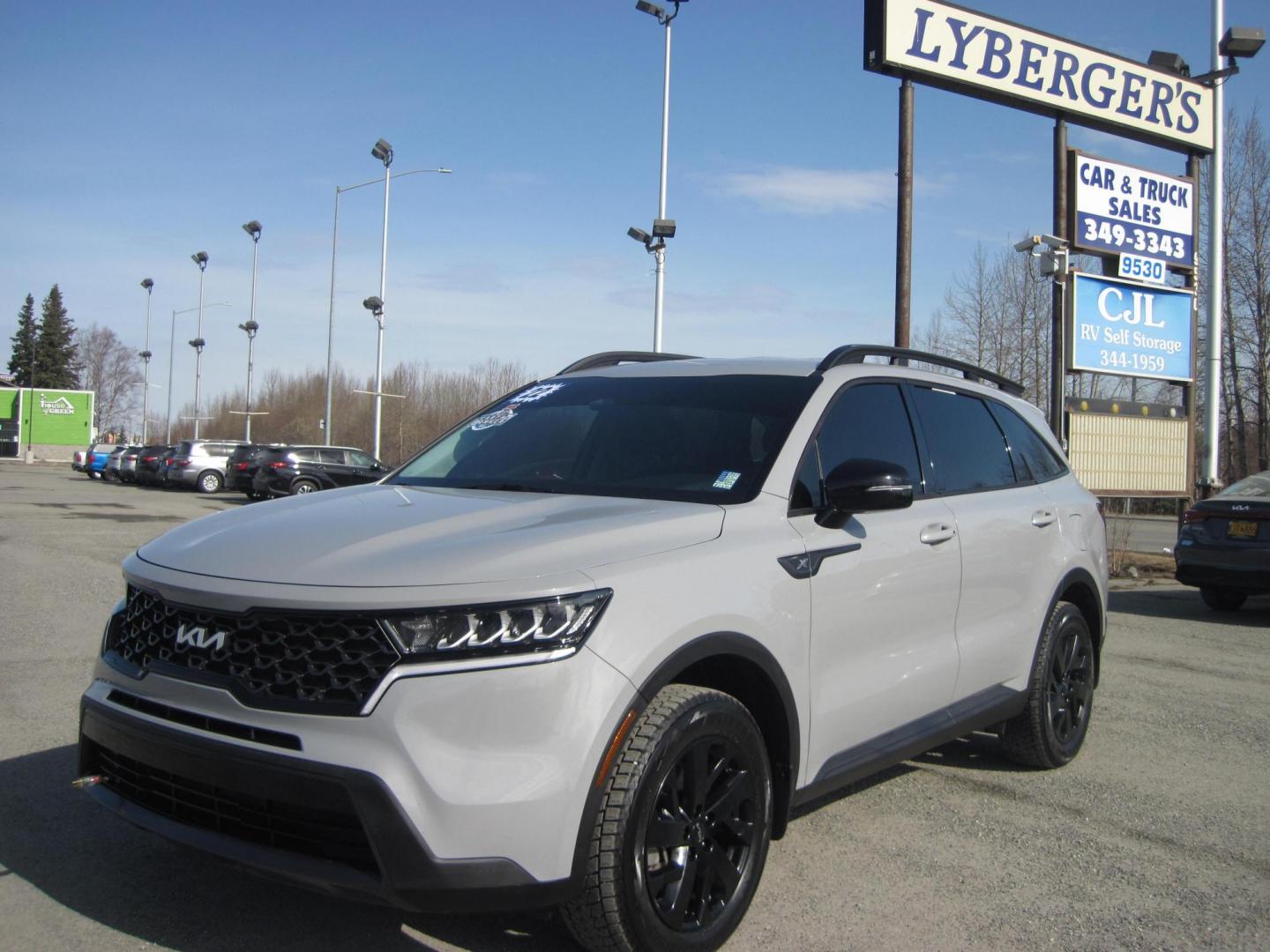 2022 gray /black Kia Sorento S AWD (5XYRLDLC9NG) with an 2.4L L4 DOHC 16V engine, 6A transmission, located at 9530 Old Seward Highway, Anchorage, AK, 99515, (907) 349-3343, 61.134140, -149.865570 - Nice 2022 Kia Sorento X-Line S come take a test drive. - Photo#0