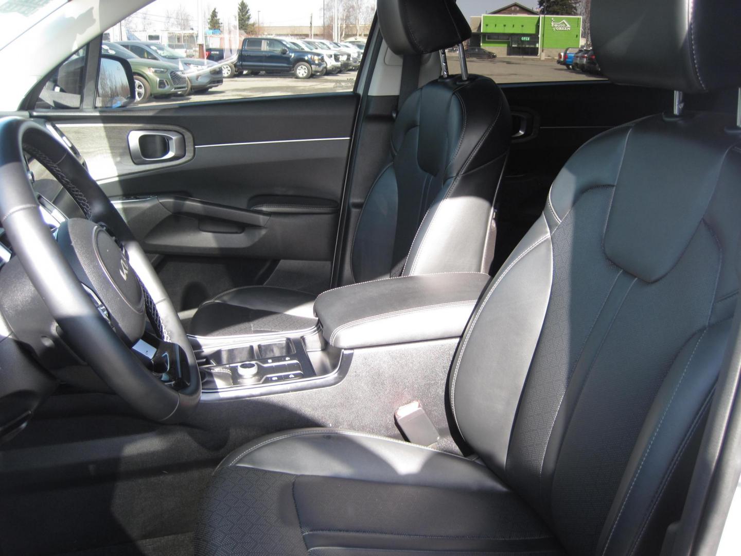 2022 gray /black Kia Sorento S AWD (5XYRLDLC9NG) with an 2.4L L4 DOHC 16V engine, 6A transmission, located at 9530 Old Seward Highway, Anchorage, AK, 99515, (907) 349-3343, 61.134140, -149.865570 - Nice 2022 Kia Sorento X-Line S come take a test drive. - Photo#12