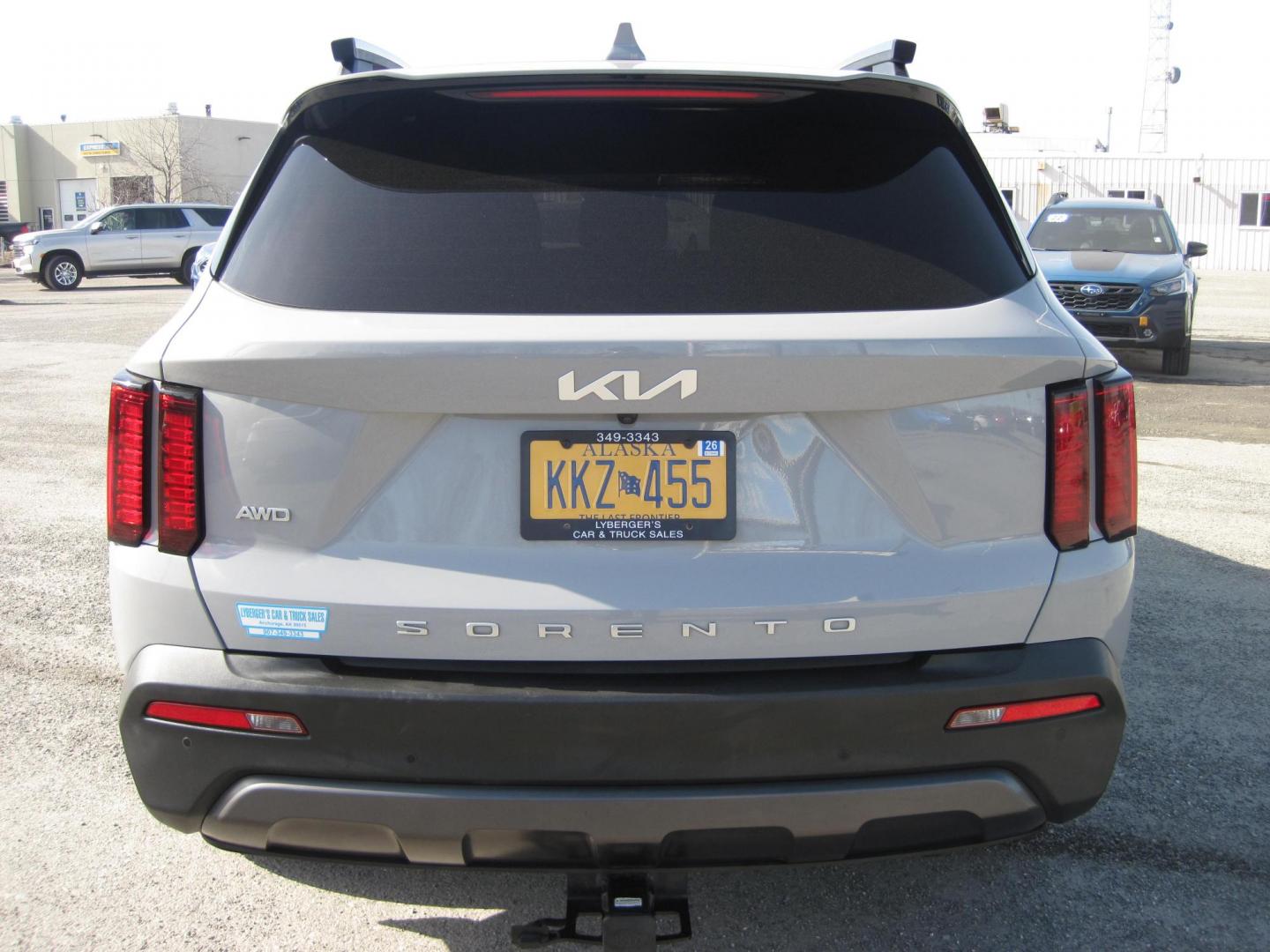 2022 gray /black Kia Sorento S AWD (5XYRLDLC9NG) with an 2.4L L4 DOHC 16V engine, 6A transmission, located at 9530 Old Seward Highway, Anchorage, AK, 99515, (907) 349-3343, 61.134140, -149.865570 - Nice 2022 Kia Sorento X-Line S come take a test drive. - Photo#2
