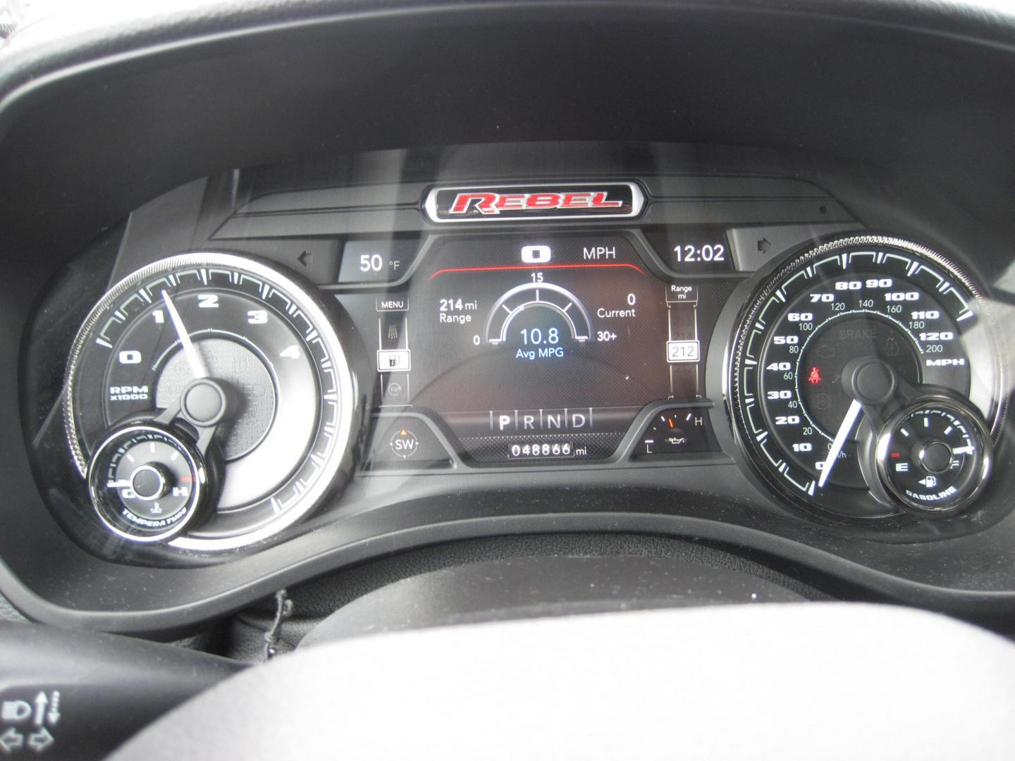 2021 silver /black RAM 1500 Rebel Crew Cab SB 4WD (1C6SRFLT9MN) with an 5.7L V8 OHV 16V engine, 8A transmission, located at 9530 Old Seward Highway, Anchorage, AK, 99515, (907) 349-3343, 61.134140, -149.865570 - Nice Ram 1500 Rebel come take a test drive - Photo#15