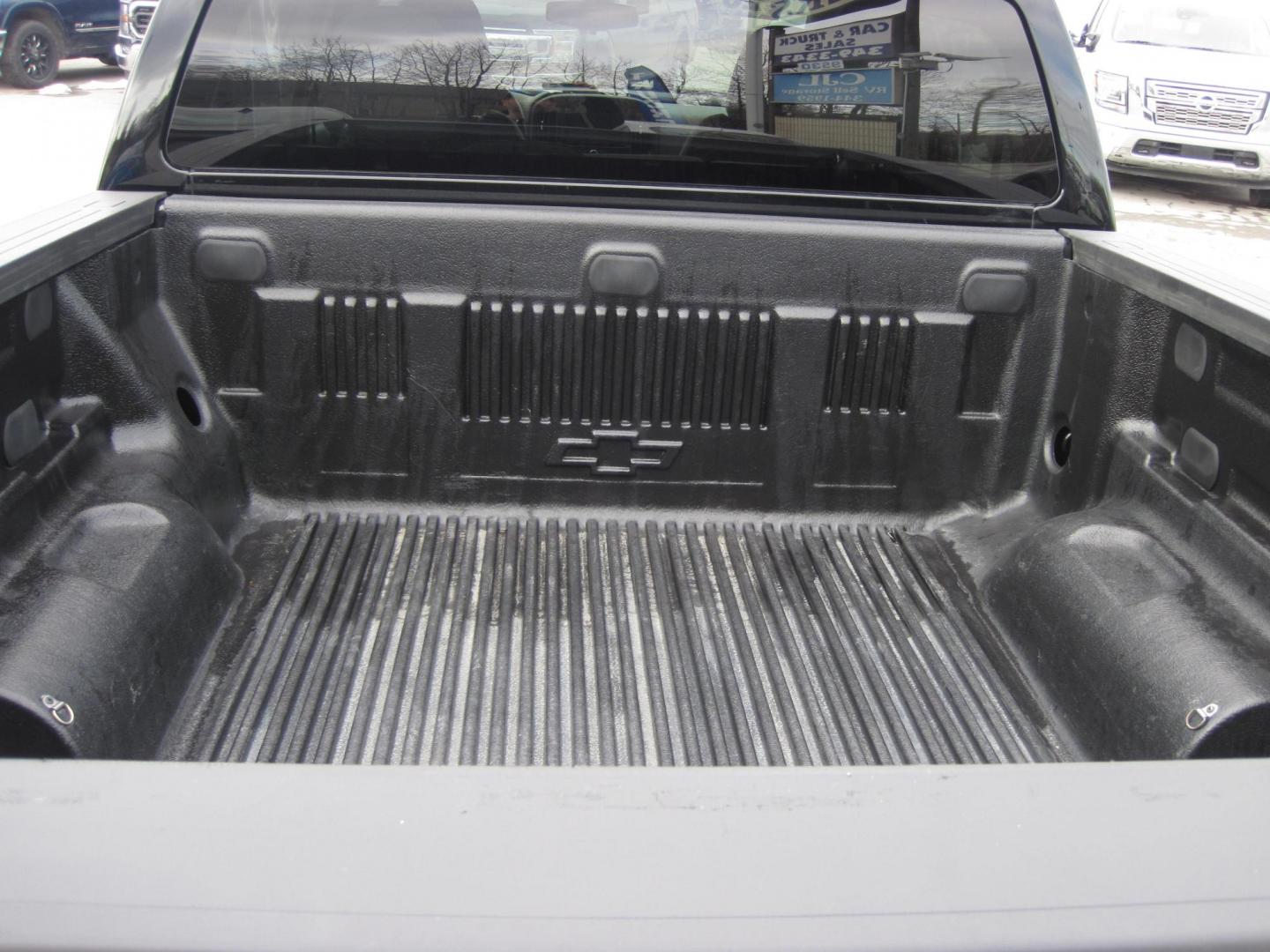 2020 black /black Chevrolet Colorado Work Truck Crew Cab 4WD Long Box (1GCGTBEN4L1) with an 3.6L V6 DOHC 24V GAS engine, 6A transmission, located at 9530 Old Seward Highway, Anchorage, AK, 99515, (907) 349-3343, 61.134140, -149.865570 - Nice 2020 Chevrolet Colorado 4wd come take a test drive. - Photo#4