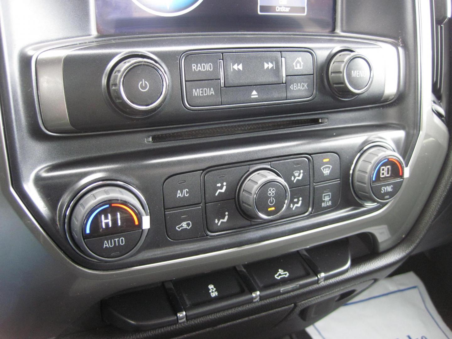 2018 blue /black Chevrolet Silverado 1500 LT Crew Cab 4WD (3GCUKRER2JG) with an 5.3L V8 OHV 16V engine, 6A transmission, located at 9530 Old Seward Highway, Anchorage, AK, 99515, (907) 349-3343, 61.134140, -149.865570 - Nice 2018 Chevrolet Silverado 1500 crew cab 4wd, come take a test drive - Photo#16