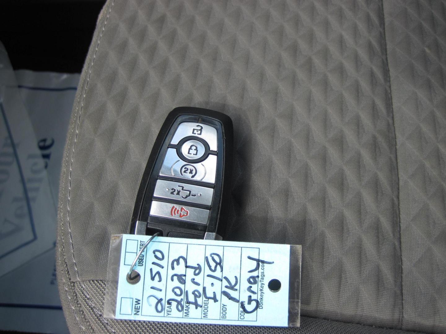 2022 silver /gray Ford Escape SE AWD (1FMCU9G6XNU) with an 1.5L L3 engine, 6A transmission, located at 9530 Old Seward Highway, Anchorage, AK, 99515, (907) 349-3343, 61.134140, -149.865570 - Nice 2022 Ford Escape SE AWD come take a test drive - Photo#19