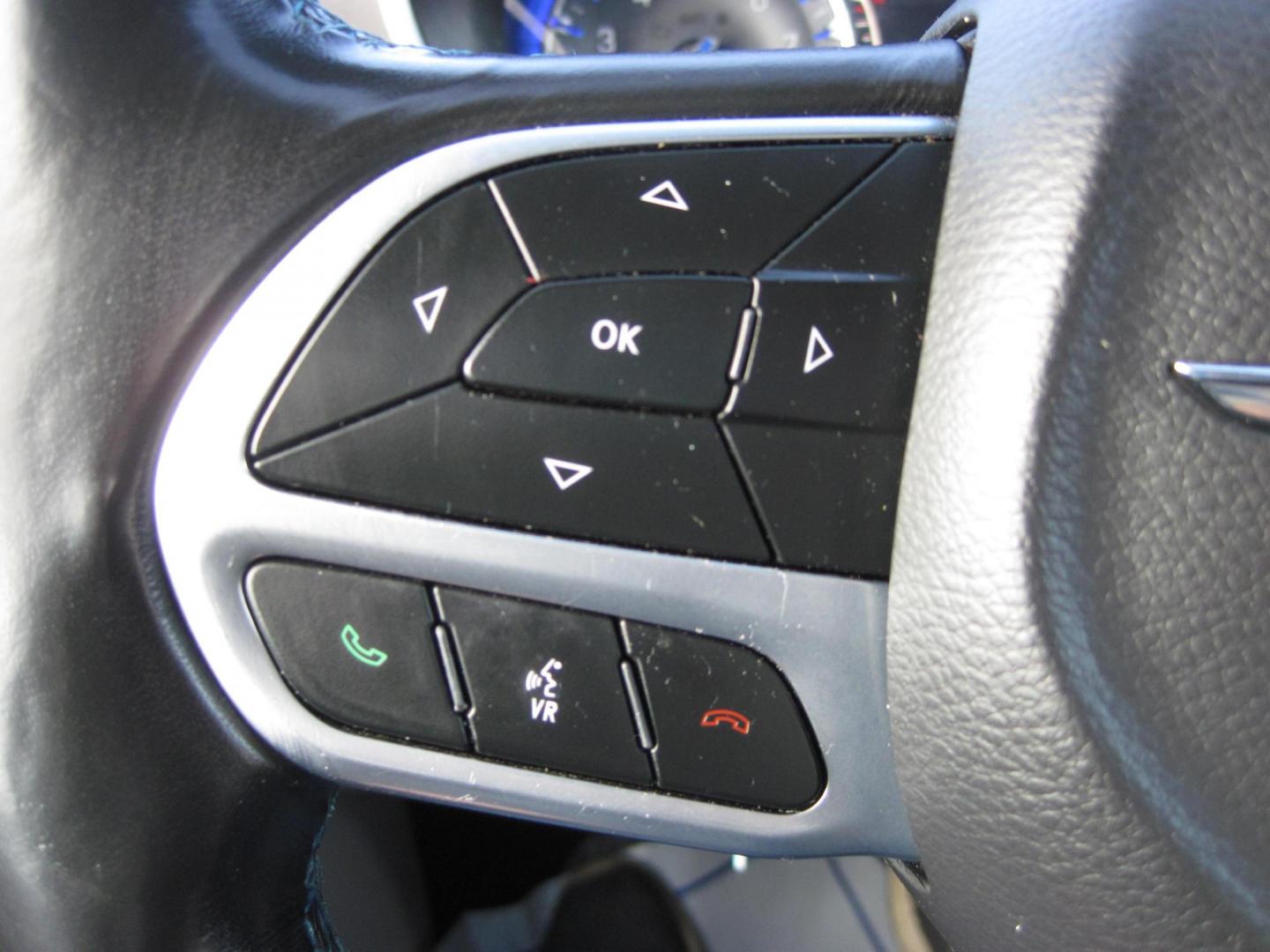 2021 silver /black Chrysler Pacifica Touring-L (2C4RC1BG2MR) with an 3.6L V6 DOHC 24V engine, 9A transmission, located at 9530 Old Seward Highway, Anchorage, AK, 99515, (907) 349-3343, 61.134140, -149.865570 - Nice 2021 Chrysler Pacifica Touring L come take a test drive - Photo#13