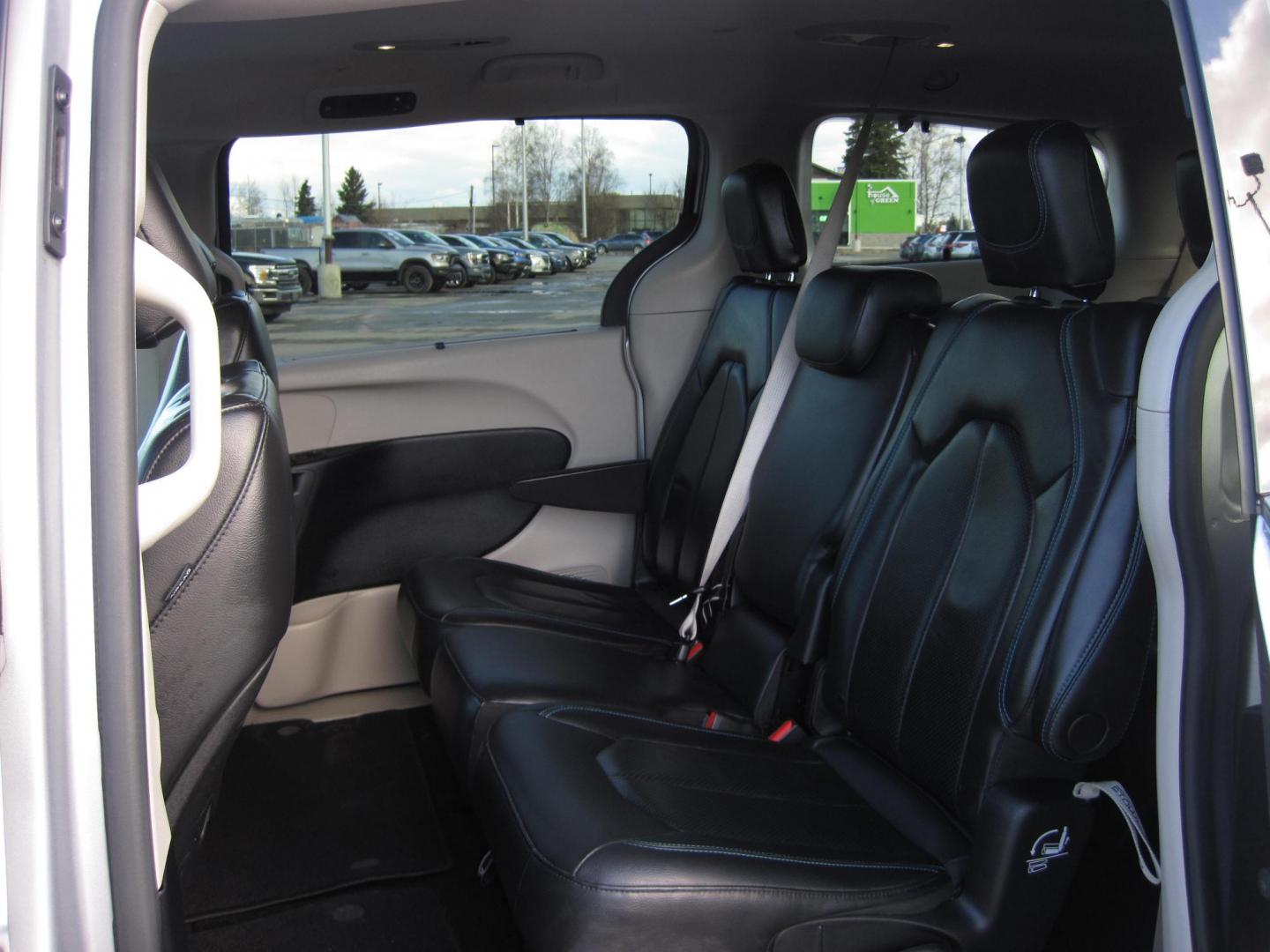 2021 silver /black Chrysler Pacifica Touring-L (2C4RC1BG2MR) with an 3.6L V6 DOHC 24V engine, 9A transmission, located at 9530 Old Seward Highway, Anchorage, AK, 99515, (907) 349-3343, 61.134140, -149.865570 - Nice 2021 Chrysler Pacifica Touring L come take a test drive - Photo#6