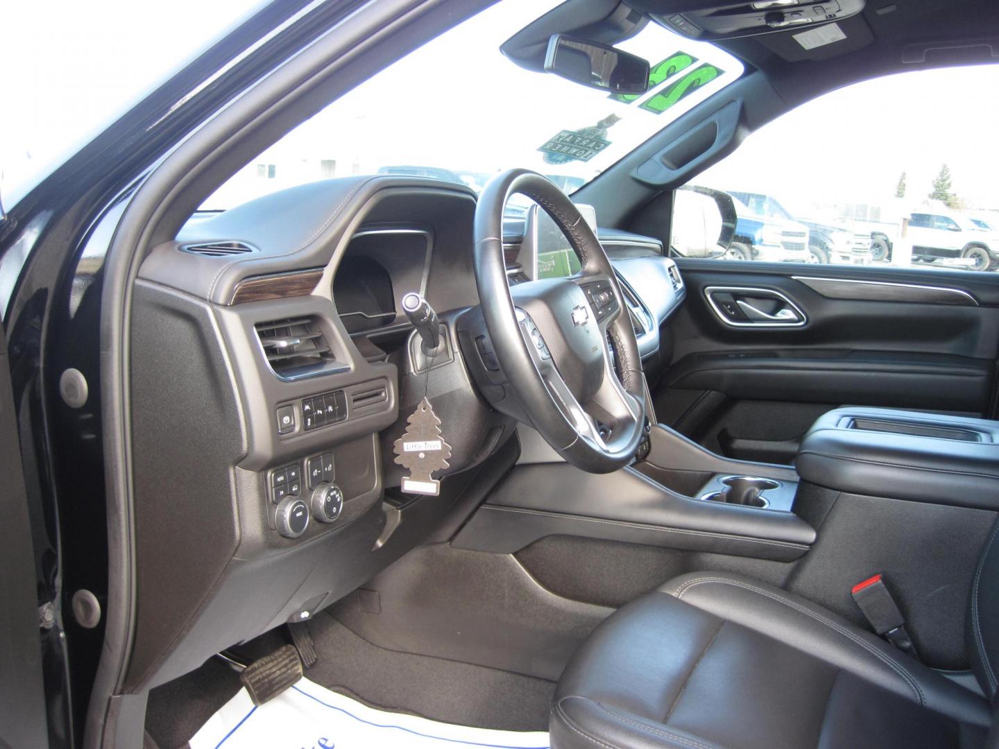 2023 black /black Chevrolet Suburban LT 4WD (1GNSKCKD9PR) with an 5.3L V8 OHV 16V engine, 10A transmission, located at 9530 Old Seward Highway, Anchorage, AK, 99515, (907) 349-3343, 61.134140, -149.865570 - Nice 2023 Chevrolet Suburban LT, Come take a test drive. - Photo#12