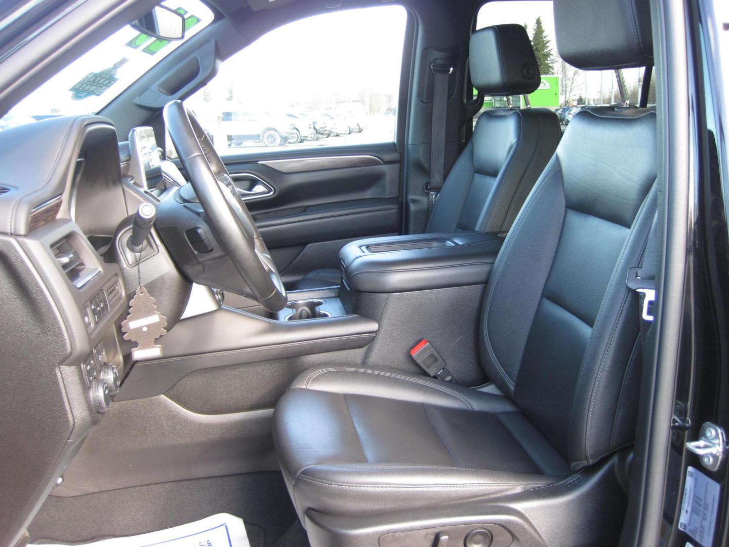 2023 black /black Chevrolet Suburban LT 4WD (1GNSKCKD9PR) with an 5.3L V8 OHV 16V engine, 10A transmission, located at 9530 Old Seward Highway, Anchorage, AK, 99515, (907) 349-3343, 61.134140, -149.865570 - Nice 2023 Chevrolet Suburban LT, Come take a test drive. - Photo#13