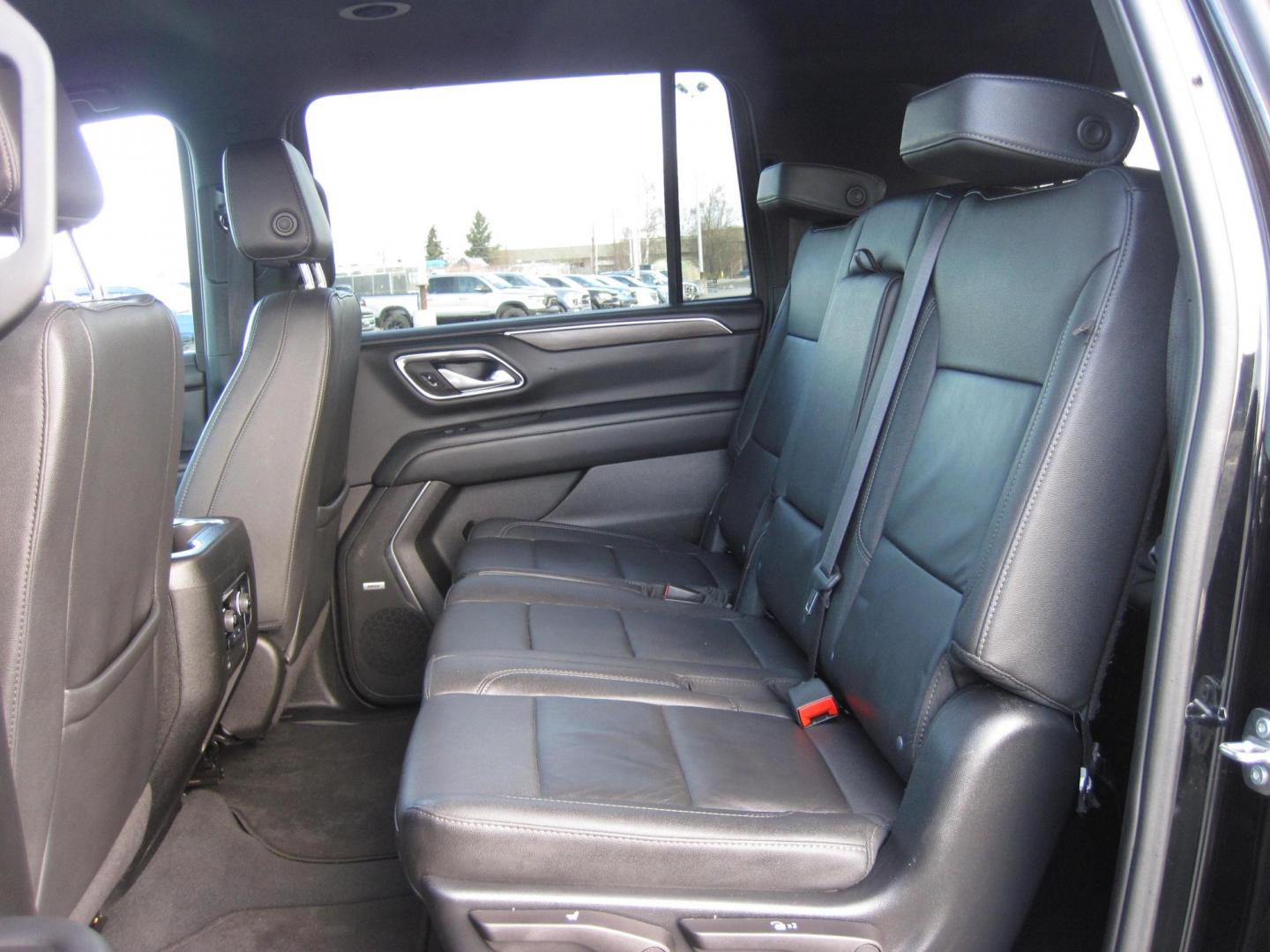 2023 black /black Chevrolet Suburban LT 4WD (1GNSKCKD9PR) with an 5.3L V8 OHV 16V engine, 10A transmission, located at 9530 Old Seward Highway, Anchorage, AK, 99515, (907) 349-3343, 61.134140, -149.865570 - Nice 2023 Chevrolet Suburban LT, Come take a test drive. - Photo#7