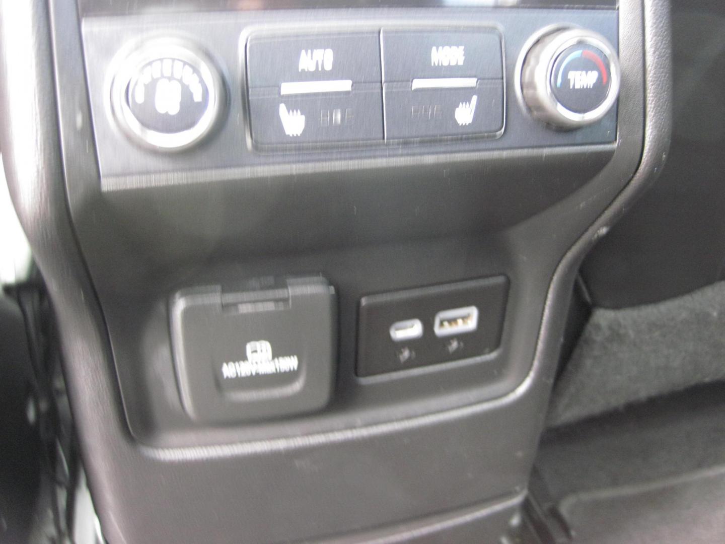 2020 brown /black GMC Acadia Denali AWD (1GKKNXLS2LZ) with an 3.6L V6 DOHC 24V engine, 6A transmission, located at 9530 Old Seward Highway, Anchorage, AK, 99515, (907) 349-3343, 61.134140, -149.865570 - Loaded 2020 GMC Acadia Denali come take a test drive - Photo#8