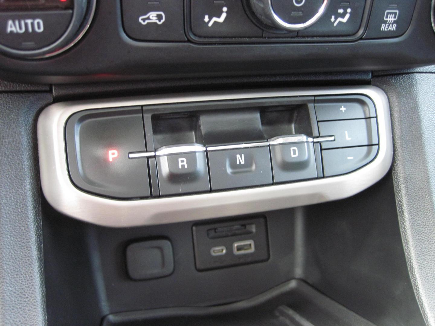2020 brown /black GMC Acadia Denali AWD (1GKKNXLS2LZ) with an 3.6L V6 DOHC 24V engine, 6A transmission, located at 9530 Old Seward Highway, Anchorage, AK, 99515, (907) 349-3343, 61.134140, -149.865570 - Loaded 2020 GMC Acadia Denali come take a test drive - Photo#16