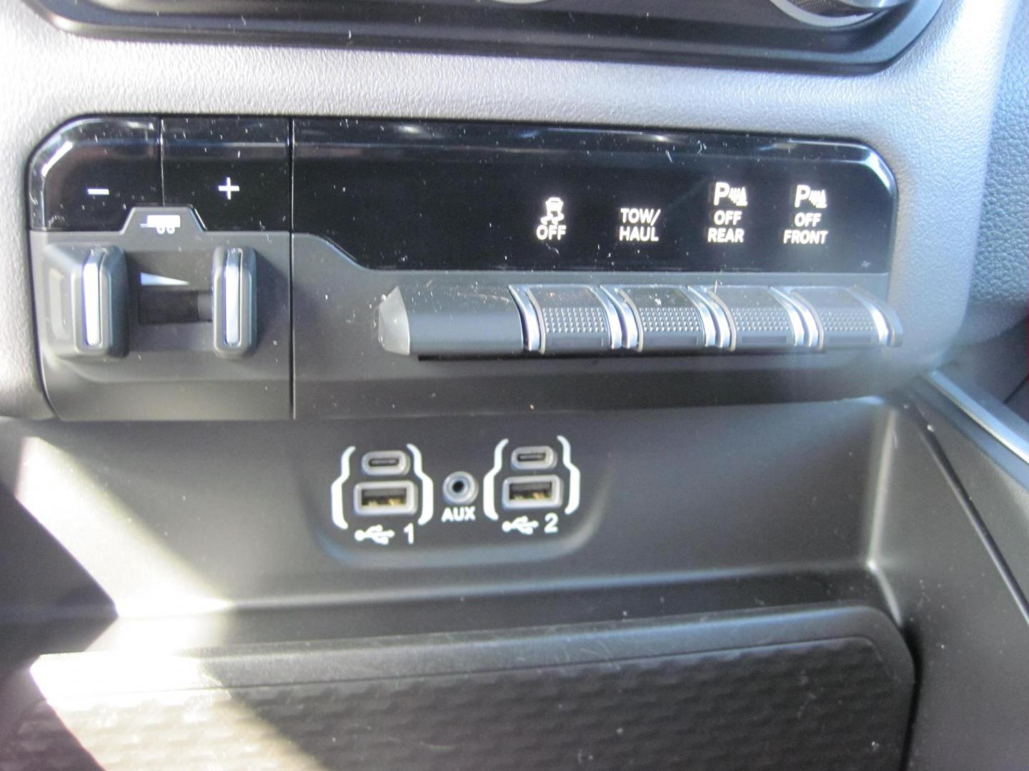 2023 silver /gray RAM 1500 Big Horn Crew Cab SWB 4WD (1C6SRFFT6PN) with an 5.7L V8 OHV 16V engine, 8A transmission, located at 9530 Old Seward Highway, Anchorage, AK, 99515, (907) 349-3343, 61.134140, -149.865570 - Really Nice low miles on this 2023 Ram 1500 Crew cab Big Horn come take a test drive. - Photo#16