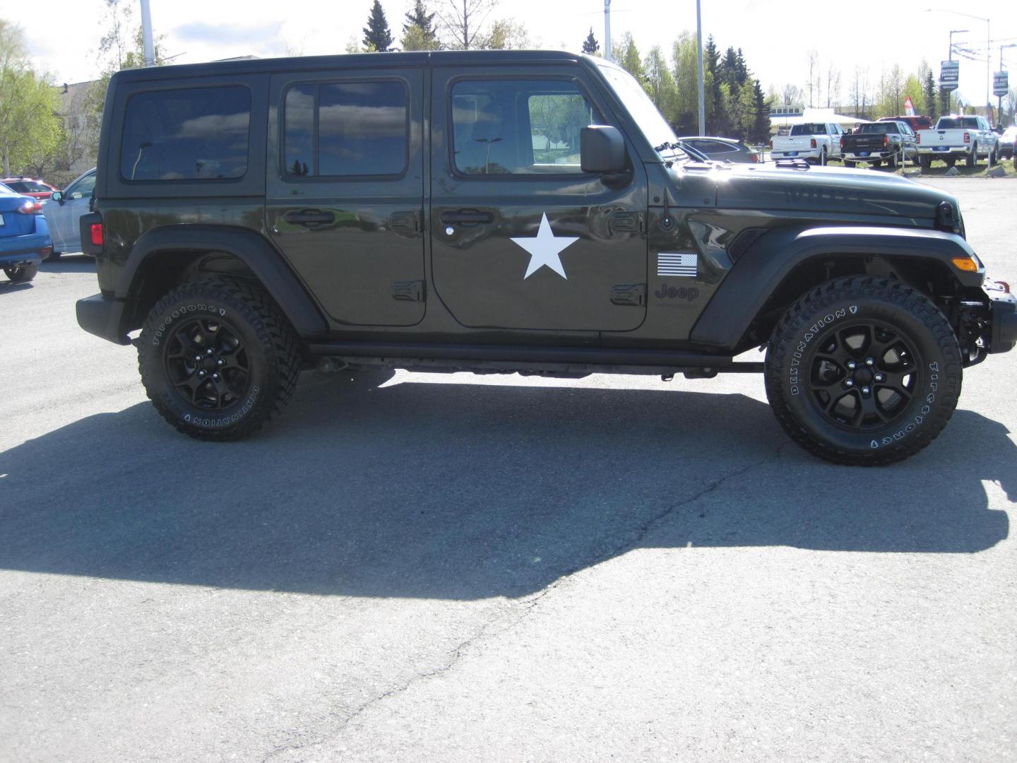 2022 green /black Jeep Wrangler Unlimited Sport (1C4HJXDG8NW) with an 3.6L V6 DOHC 24V FFV engine, 6A transmission, located at 9530 Old Seward Highway, Anchorage, AK, 99515, (907) 349-3343, 61.134140, -149.865570 - Nice Jeep Wrangler Unlimited come take a test drive - Photo#2