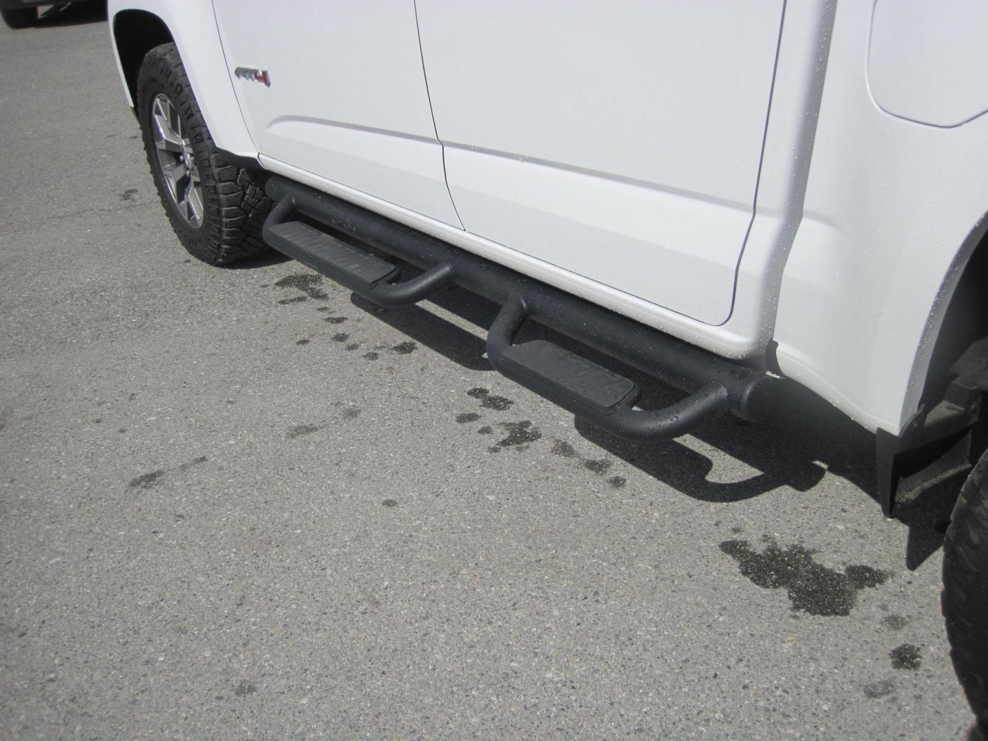 2021 white /black GMC Canyon AT4 Crew Cab w/Cloth 4WD (1GTG6FEN0M1) with an 3.6L V6 DOHC 24V engine, 6A transmission, located at 9530 Old Seward Highway, Anchorage, AK, 99515, (907) 349-3343, 61.134140, -149.865570 - Nice Low Miles on this 2021 GMC Canyon Crew Cab AT4, come take a test drive - Photo#7