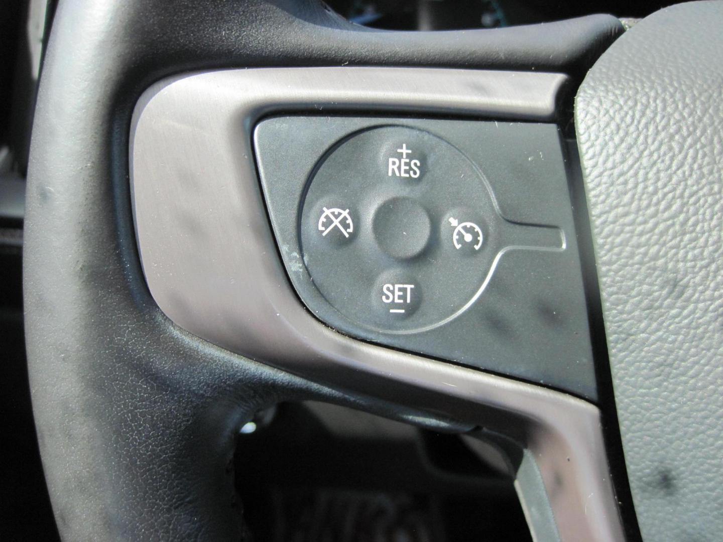 2021 white /black GMC Canyon AT4 Crew Cab w/Cloth 4WD (1GTG6FEN0M1) with an 3.6L V6 DOHC 24V engine, 6A transmission, located at 9530 Old Seward Highway, Anchorage, AK, 99515, (907) 349-3343, 61.134140, -149.865570 - Nice Low Miles on this 2021 GMC Canyon Crew Cab AT4, come take a test drive - Photo#16