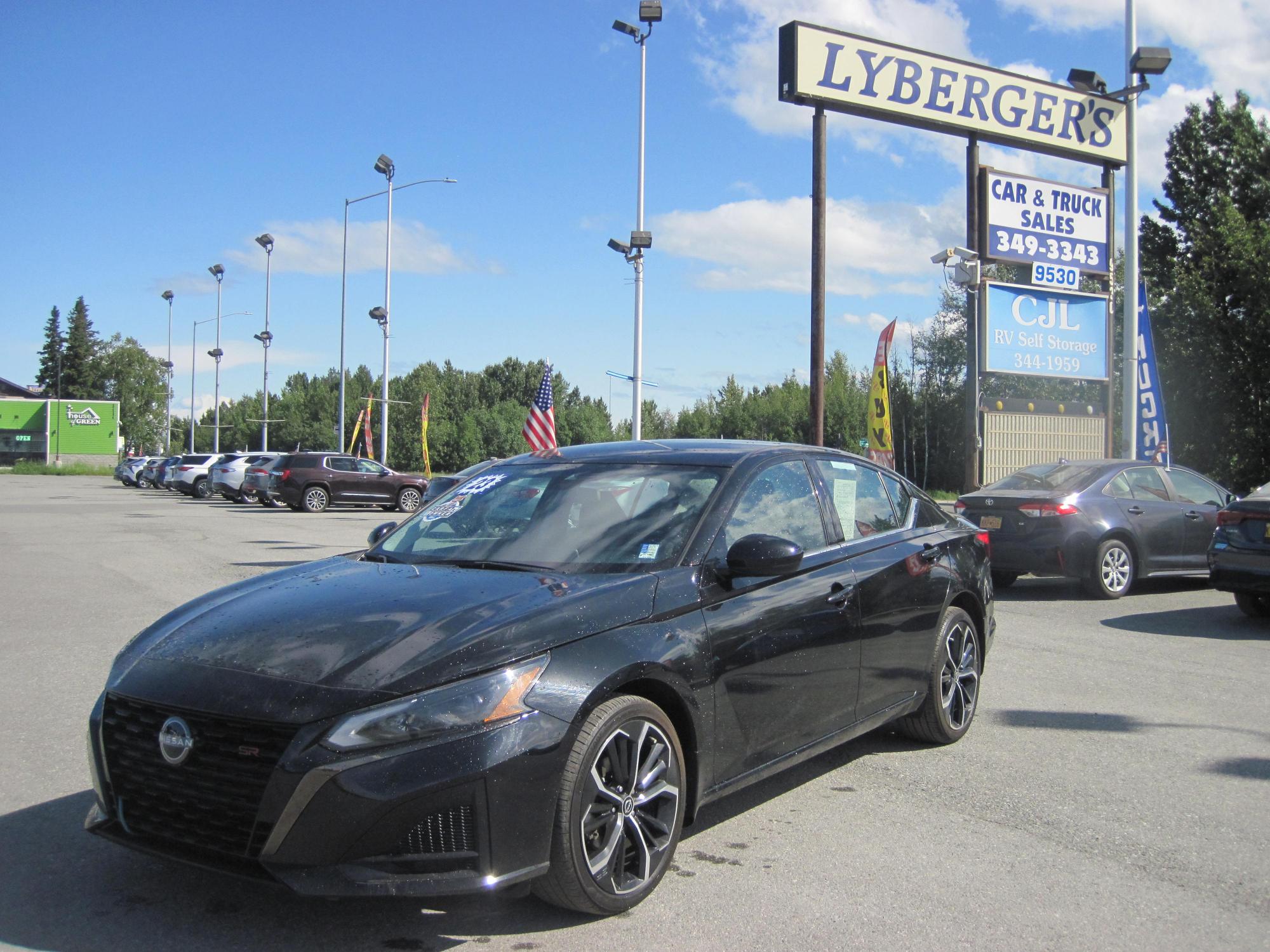 photo of 2023 Nissan Altima 2.5 SR AWD