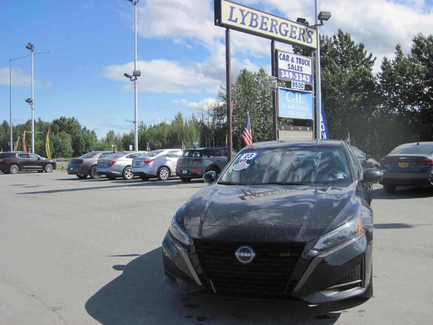 2023 black /black Nissan Altima 2.5 SR AWD (1N4BL4CW2PN) with an 2.5L L4 DOHC 16V engine, CVT transmission, located at 9530 Old Seward Highway, Anchorage, AK, 99515, (907) 349-3343, 61.134140, -149.865570 - Nice 2023 Nissan Altima SR awd come take a test drive - Photo#1