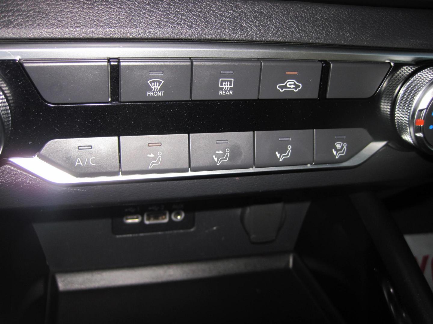 2023 black /black Nissan Altima 2.5 SR AWD (1N4BL4CW2PN) with an 2.5L L4 DOHC 16V engine, CVT transmission, located at 9530 Old Seward Highway, Anchorage, AK, 99515, (907) 349-3343, 61.134140, -149.865570 - Nice 2023 Nissan Altima SR awd come take a test drive - Photo#13
