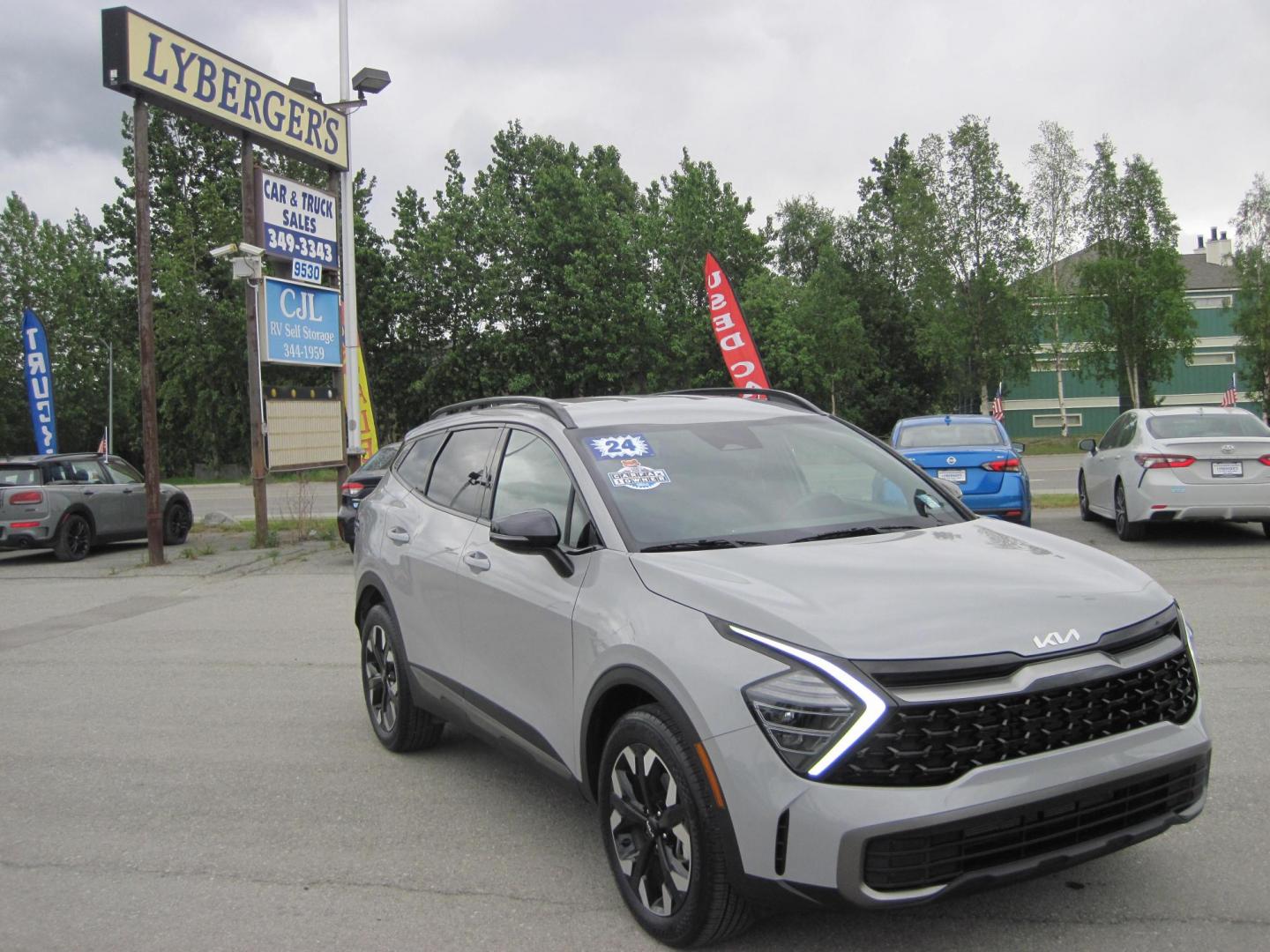 2024 gray /black Kia Sportage X-LINE AWD (5XYK6CDF9RG) with an 2.5L V6 DOHC 24V engine, 8A transmission, located at 9530 Old Seward Highway, Anchorage, AK, 99515, (907) 349-3343, 61.134140, -149.865570 - Low miles on this 2024 KIA Sportage X-line come take a test drive - Photo#3