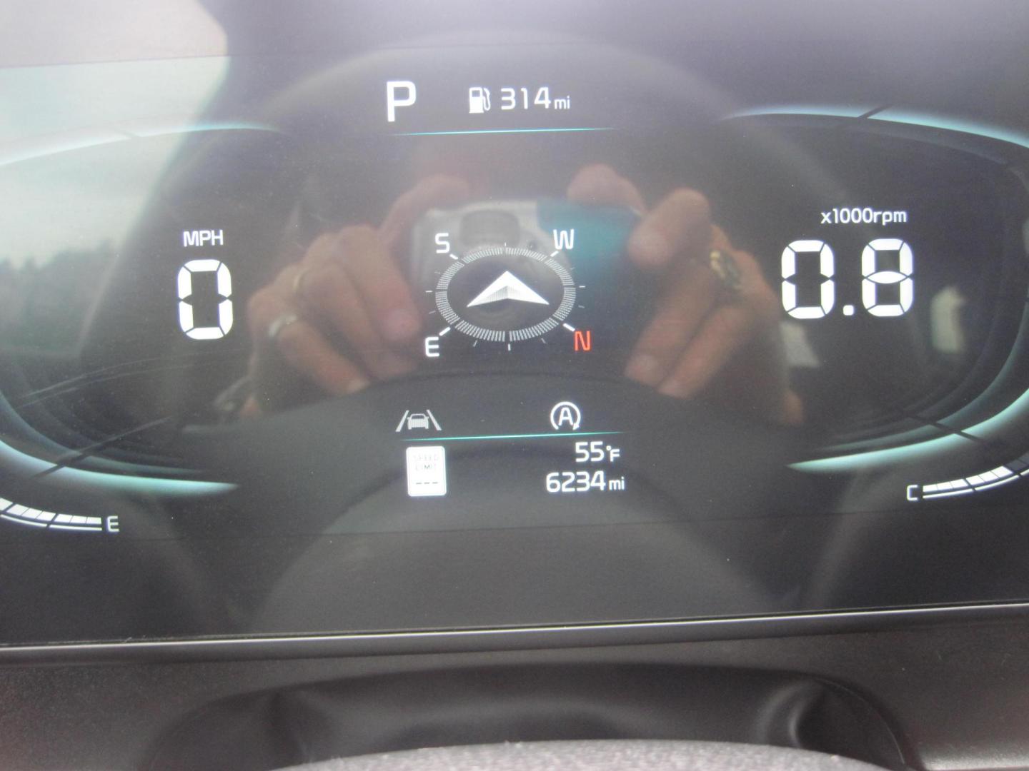 2024 gray /black Kia Sportage X-LINE AWD (5XYK6CDF9RG) with an 2.5L V6 DOHC 24V engine, 8A transmission, located at 9530 Old Seward Highway, Anchorage, AK, 99515, (907) 349-3343, 61.134140, -149.865570 - Low miles on this 2024 KIA Sportage X-line come take a test drive - Photo#11