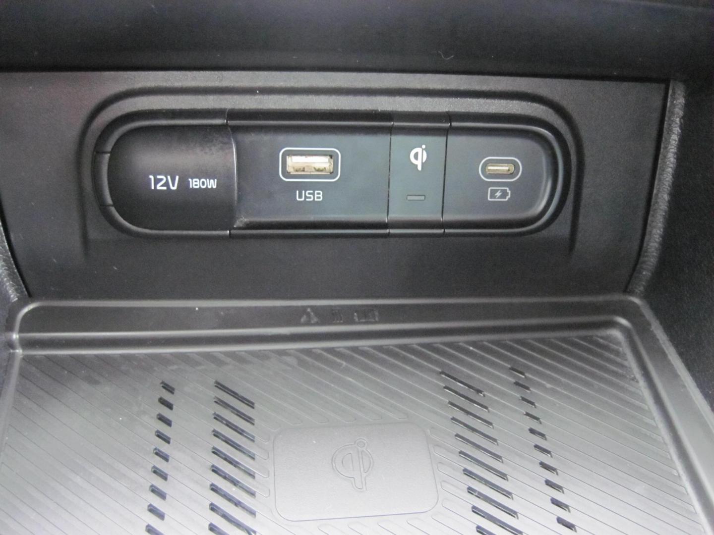 2024 gray /black Kia Sportage X-LINE AWD (5XYK6CDF9RG) with an 2.5L V6 DOHC 24V engine, 8A transmission, located at 9530 Old Seward Highway, Anchorage, AK, 99515, (907) 349-3343, 61.134140, -149.865570 - Low miles on this 2024 KIA Sportage X-line come take a test drive - Photo#15