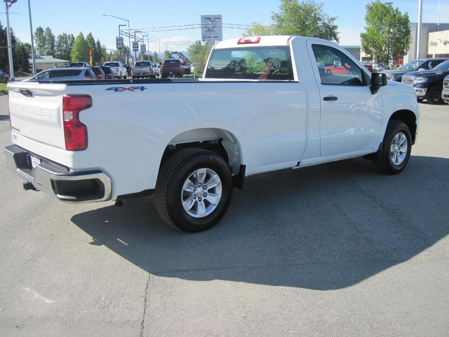 2023 white /gray Chevrolet Silverado 1500 Work Truck 4WD (3GCNDAED7PG) with an 5.3L V8 OHV 16V engine, 6A transmission, located at 9530 Old Seward Highway, Anchorage, AK, 99515, (907) 349-3343, 61.134140, -149.865570 - Low miles on this 2023 Chevrolet Silverado 1500 come take a test drive - Photo#4