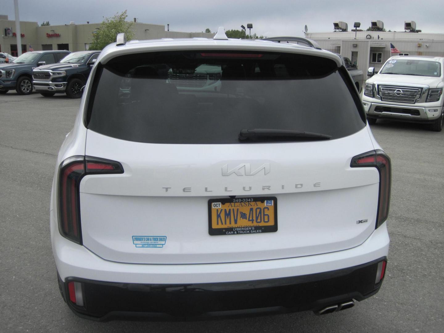 2024 white /black Kia Telluride SX-Prestige X-Pro AWD (5XYP5DGC3RG) with an 3.8L V6 DOHC 24V engine, 8A transmission, located at 9530 Old Seward Highway, Anchorage, AK, 99515, (907) 349-3343, 61.134140, -149.865570 - Low Miles on this 2024 KIA Telluride SX-Prestige X-Pro AWD come take a test drive. - Photo#4