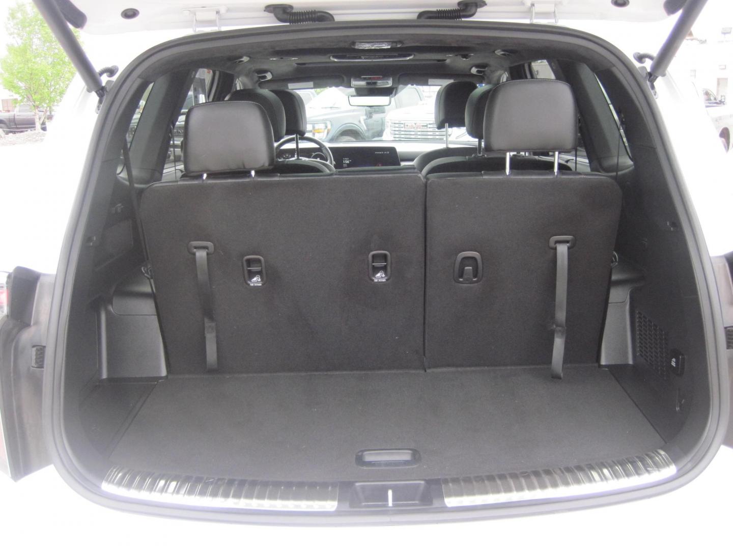 2024 white /black Kia Telluride SX-Prestige X-Pro AWD (5XYP5DGC3RG) with an 3.8L V6 DOHC 24V engine, 8A transmission, located at 9530 Old Seward Highway, Anchorage, AK, 99515, (907) 349-3343, 61.134140, -149.865570 - Low Miles on this 2024 KIA Telluride SX-Prestige X-Pro AWD come take a test drive. - Photo#7