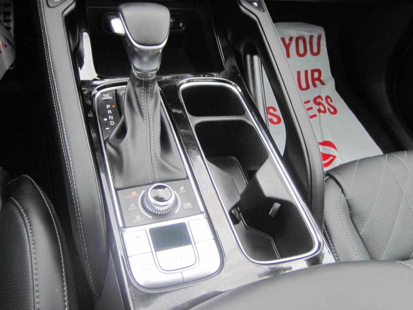 2024 white /black Kia Telluride SX-Prestige X-Pro AWD (5XYP5DGC3RG) with an 3.8L V6 DOHC 24V engine, 8A transmission, located at 9530 Old Seward Highway, Anchorage, AK, 99515, (907) 349-3343, 61.134140, -149.865570 - Low Miles on this 2024 KIA Telluride SX-Prestige X-Pro AWD come take a test drive. - Photo#18