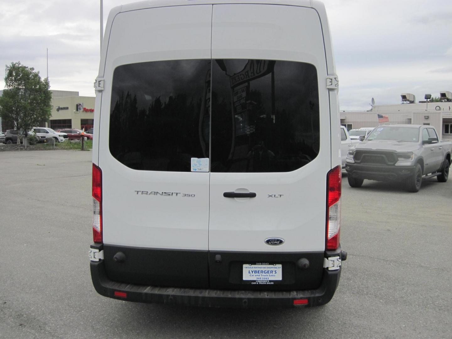 2017 white /gray Ford Transit 350 Wagon High Roof XLT w/Sliding Pass. 148-in. WB (1FBZX2XM1HK) with an 3.7L V6 DOHC 24V engine, 6A transmission, located at 9530 Old Seward Highway, Anchorage, AK, 99515, (907) 349-3343, 61.134140, -149.865570 - Photo#4