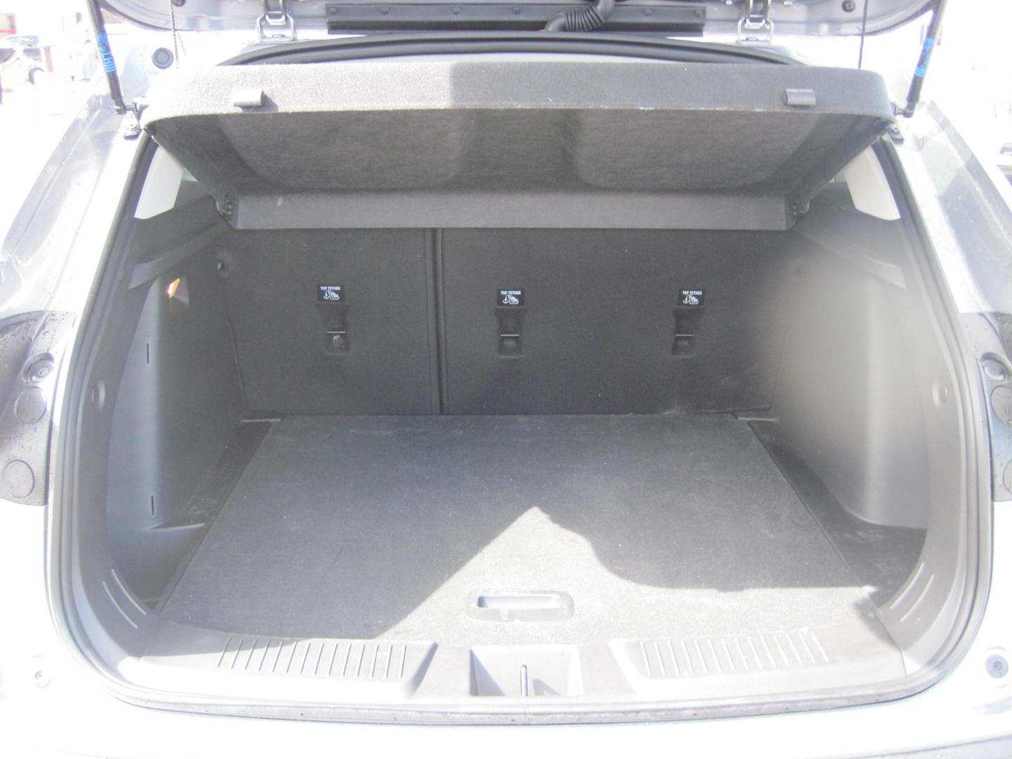 2025 gray /black Chevrolet Trax LT (KL77LHEP0SC) with an 1.2L L3 TURBO engine, 6A transmission, located at 9530 Old Seward Highway, Anchorage, AK, 99515, (907) 349-3343, 61.134140, -149.865570 - low miles on this 2025 Chevrolet Trax LT come take a test drive. - Photo#4