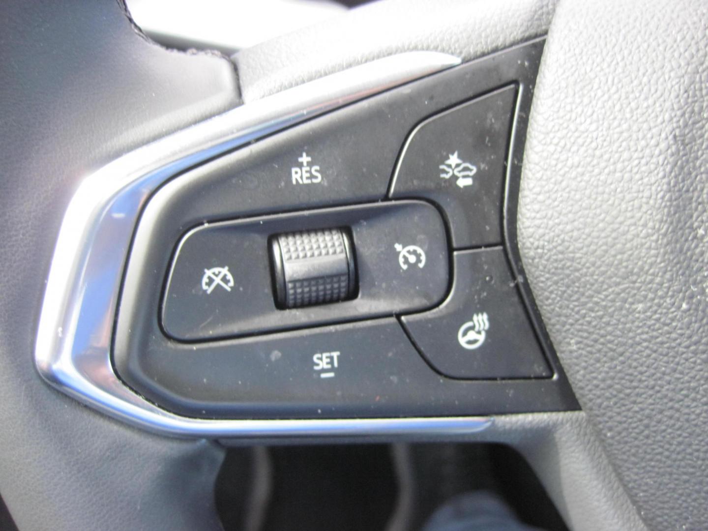 2025 gray /black Chevrolet Trax LT (KL77LHEP0SC) with an 1.2L L3 TURBO engine, 6A transmission, located at 9530 Old Seward Highway, Anchorage, AK, 99515, (907) 349-3343, 61.134140, -149.865570 - low miles on this 2025 Chevrolet Trax LT come take a test drive. - Photo#10