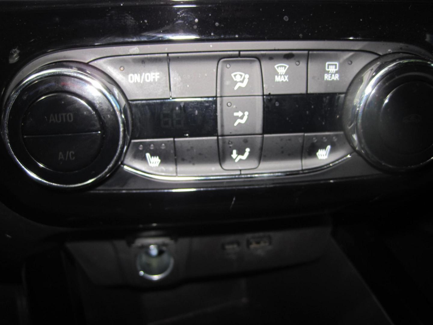 2025 gray /black Chevrolet Trax LT (KL77LHEP0SC) with an 1.2L L3 TURBO engine, 6A transmission, located at 9530 Old Seward Highway, Anchorage, AK, 99515, (907) 349-3343, 61.134140, -149.865570 - low miles on this 2025 Chevrolet Trax LT come take a test drive. - Photo#13