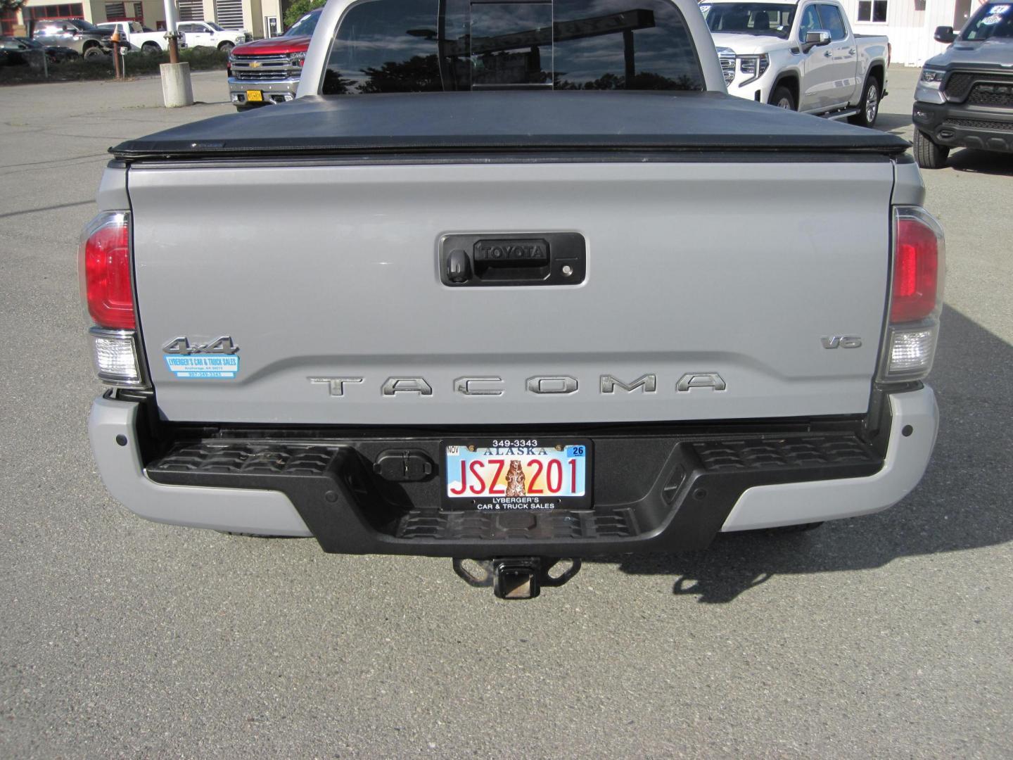 2021 gray /black Toyota Tacoma Limited Double Cab V6 Long Cab 4WD (3TMHZ5BN7MM) with an 3.5L V6 DOHC 24V engine, 6A transmission, located at 9530 Old Seward Highway, Anchorage, AK, 99515, (907) 349-3343, 61.134140, -149.865570 - Nice Toyota Tacoma Limited come take a test drive. - Photo#6