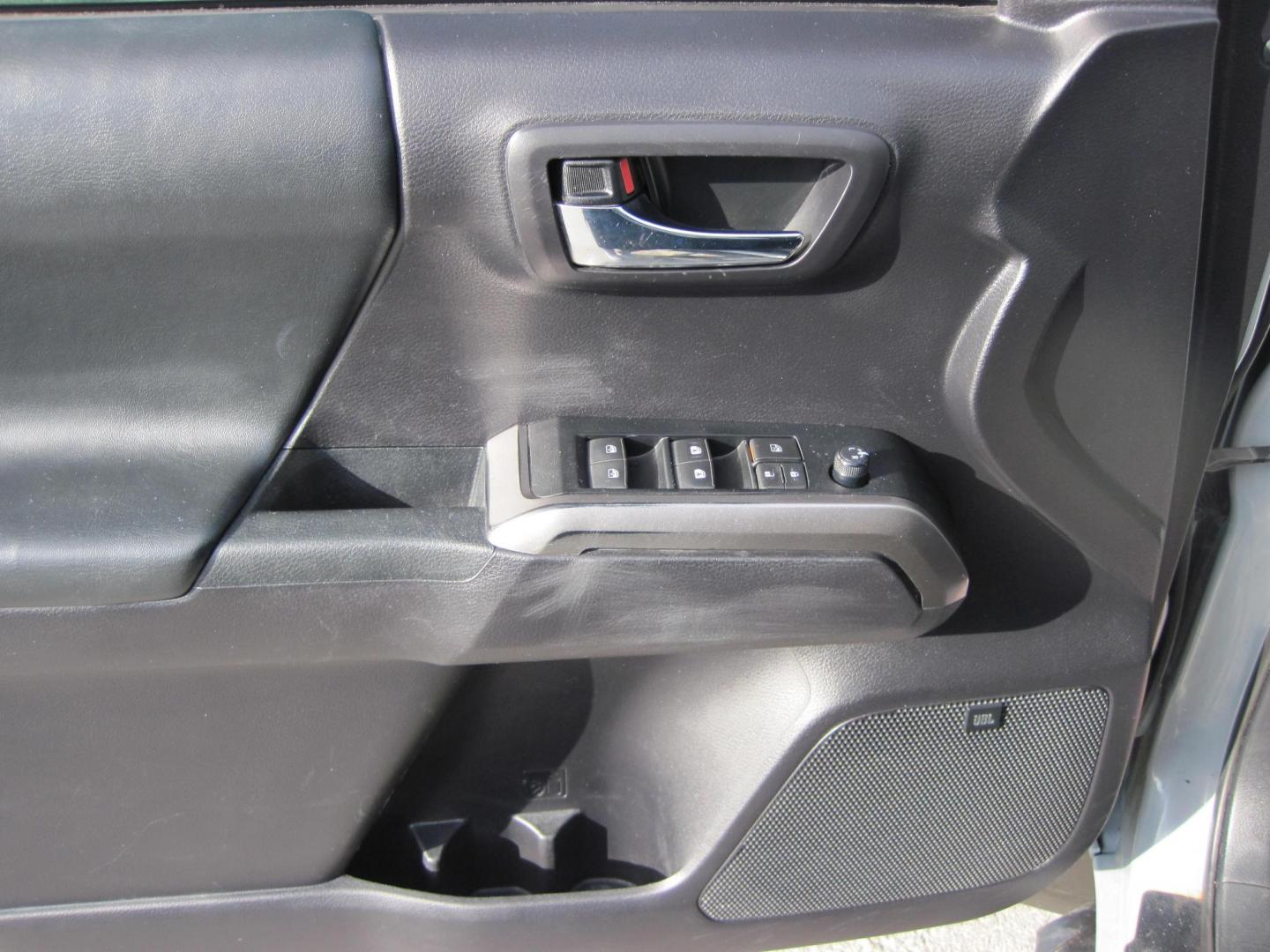 2021 gray /black Toyota Tacoma Limited Double Cab V6 Long Cab 4WD (3TMHZ5BN7MM) with an 3.5L V6 DOHC 24V engine, 6A transmission, located at 9530 Old Seward Highway, Anchorage, AK, 99515, (907) 349-3343, 61.134140, -149.865570 - Nice Toyota Tacoma Limited come take a test drive. - Photo#13