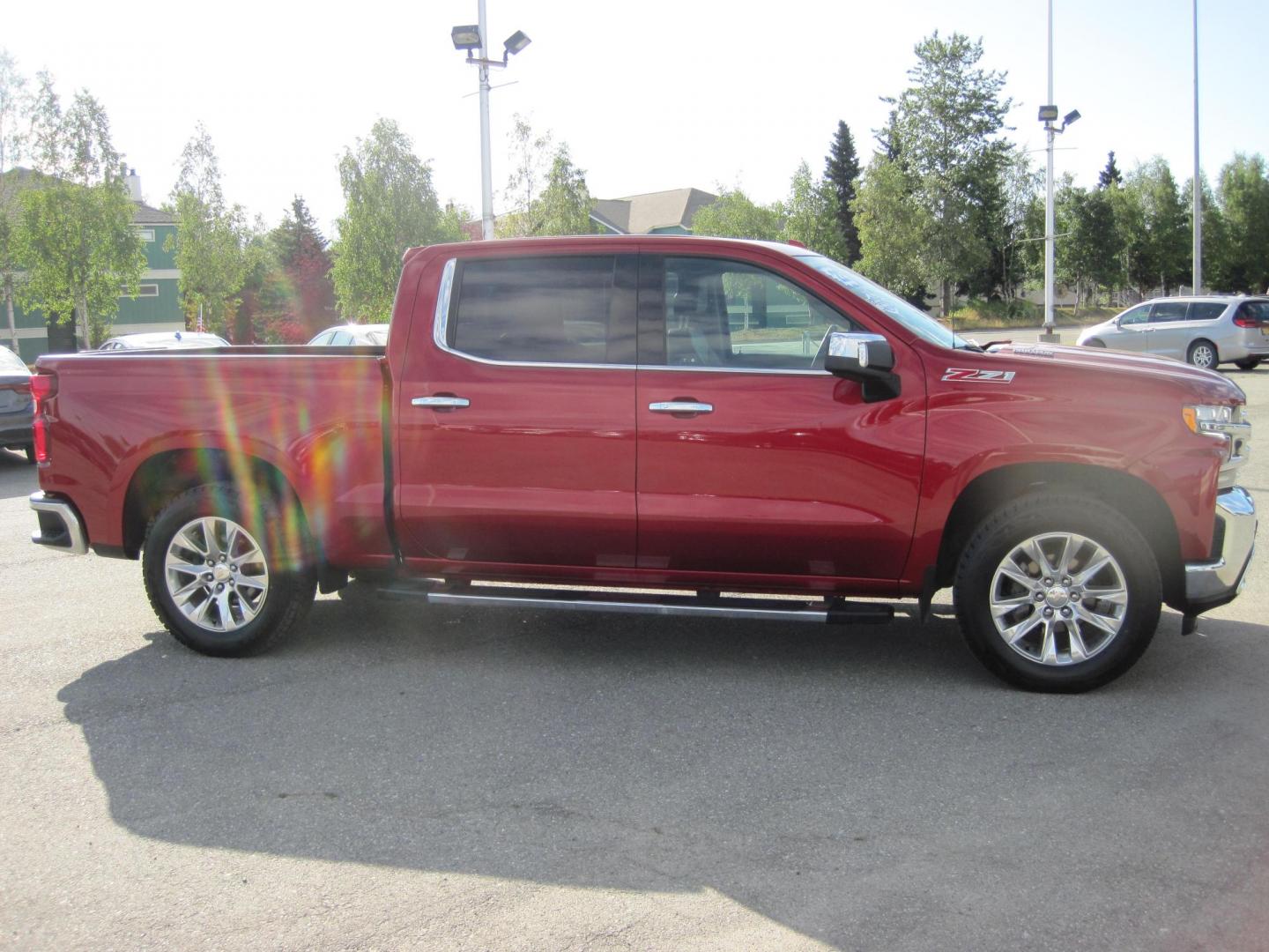 2022 red /black Chevrolet Silverado 1500 LTZ Crew Cab 4WD (1GCUYGET2NZ) with an 3.0L L6 DOHC 16V TURBO DIESEL engine, 6A transmission, located at 9530 Old Seward Highway, Anchorage, AK, 99515, (907) 349-3343, 61.134140, -149.865570 - Nice 2022 Chevrolet Silverado 1500 limited LTZ , come take a test drive - Photo#3