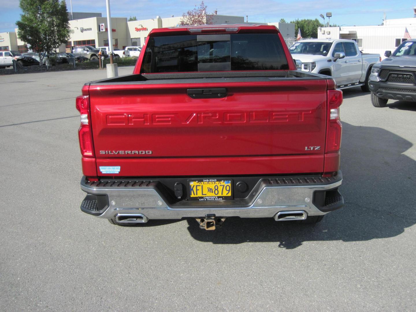 2022 red /black Chevrolet Silverado 1500 LTZ Crew Cab 4WD (1GCUYGET2NZ) with an 3.0L L6 DOHC 16V TURBO DIESEL engine, 6A transmission, located at 9530 Old Seward Highway, Anchorage, AK, 99515, (907) 349-3343, 61.134140, -149.865570 - Nice 2022 Chevrolet Silverado 1500 limited LTZ , come take a test drive - Photo#4