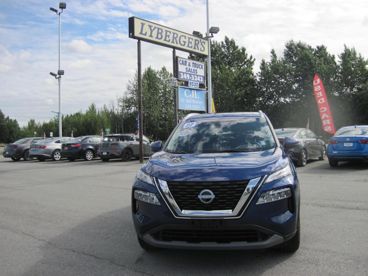 2022 blue /black Nissan Rogue SV AWD (5N1BT3BB3NC) with an 2.5L L4 DOHC 16V engine, CVT transmission, located at 9530 Old Seward Highway, Anchorage, AK, 99515, (907) 349-3343, 61.134140, -149.865570 - 2022 Nissan Rogue SV Premium Package come take a test drive. - Photo#1