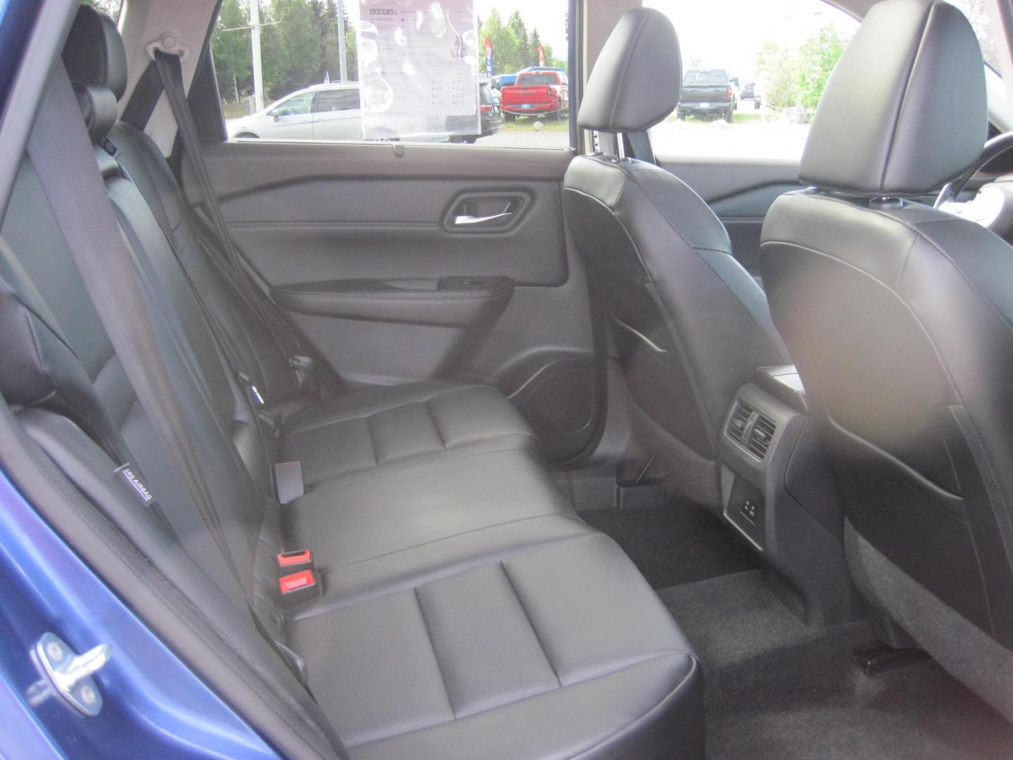 2022 blue /black Nissan Rogue SV AWD (5N1BT3BB3NC) with an 2.5L L4 DOHC 16V engine, CVT transmission, located at 9530 Old Seward Highway, Anchorage, AK, 99515, (907) 349-3343, 61.134140, -149.865570 - 2022 Nissan Rogue SV Premium Package come take a test drive. - Photo#5