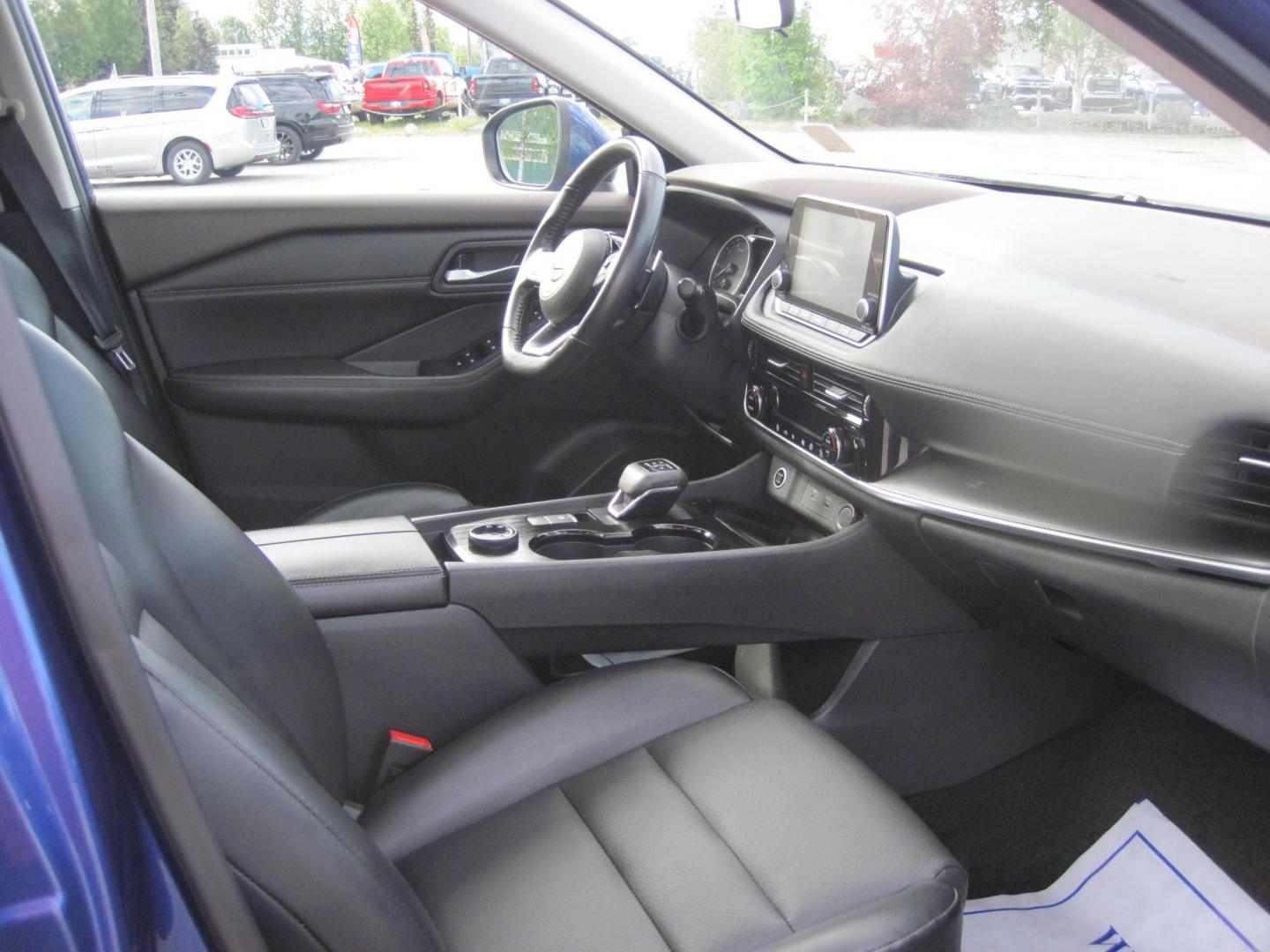 2022 blue /black Nissan Rogue SV AWD (5N1BT3BB3NC) with an 2.5L L4 DOHC 16V engine, CVT transmission, located at 9530 Old Seward Highway, Anchorage, AK, 99515, (907) 349-3343, 61.134140, -149.865570 - 2022 Nissan Rogue SV Premium Package come take a test drive. - Photo#6