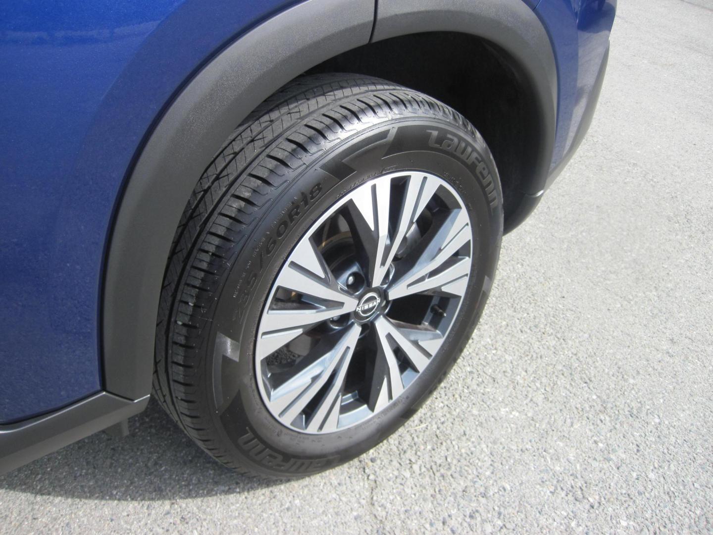 2022 blue /black Nissan Rogue SV AWD (5N1BT3BB3NC) with an 2.5L L4 DOHC 16V engine, CVT transmission, located at 9530 Old Seward Highway, Anchorage, AK, 99515, (907) 349-3343, 61.134140, -149.865570 - 2022 Nissan Rogue SV Premium Package come take a test drive. - Photo#8