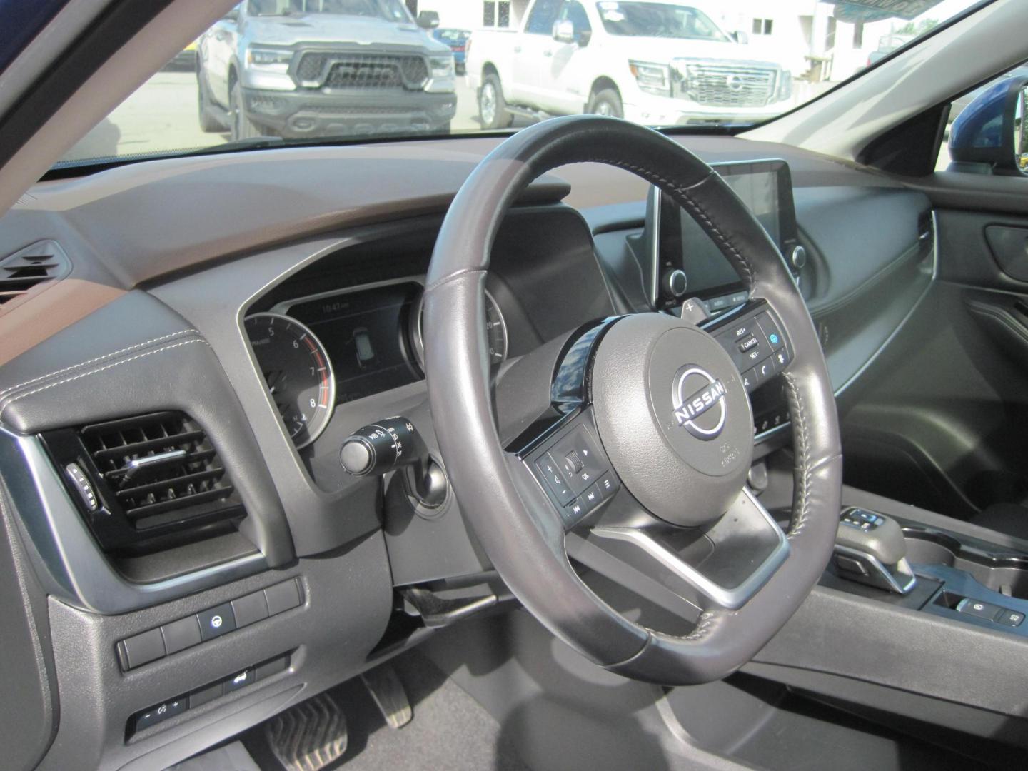 2022 blue /black Nissan Rogue SV AWD (5N1BT3BB3NC) with an 2.5L L4 DOHC 16V engine, CVT transmission, located at 9530 Old Seward Highway, Anchorage, AK, 99515, (907) 349-3343, 61.134140, -149.865570 - 2022 Nissan Rogue SV Premium Package come take a test drive. - Photo#10