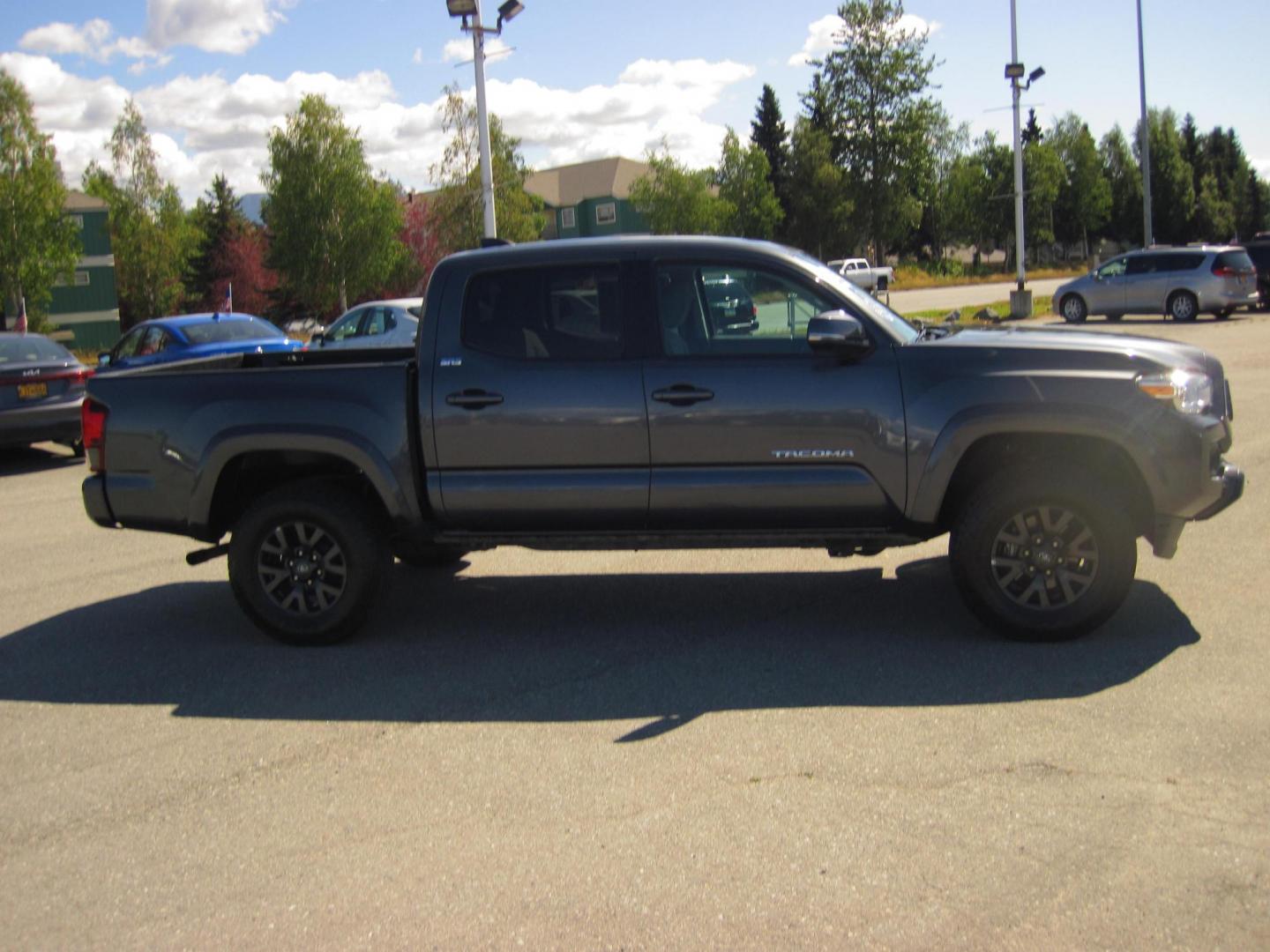 2022 gray /gray Toyota Tacoma SR5 Double Cab Long Bed V6 6AT 4WD (3TMCZ5AN9NM) with an 3.5L V6 DOHC 24V engine, 6A transmission, located at 9530 Old Seward Highway, Anchorage, AK, 99515, (907) 349-3343, 61.134140, -149.865570 - Nice 2022 Toyota Tacoma SR5 come take a test drive - Photo#2