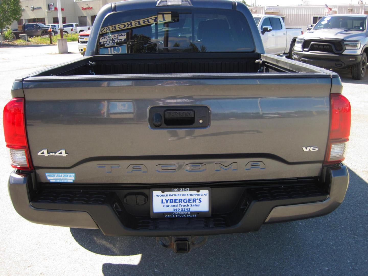 2022 gray /gray Toyota Tacoma SR5 Double Cab Long Bed V6 6AT 4WD (3TMCZ5AN9NM) with an 3.5L V6 DOHC 24V engine, 6A transmission, located at 9530 Old Seward Highway, Anchorage, AK, 99515, (907) 349-3343, 61.134140, -149.865570 - Nice 2022 Toyota Tacoma SR5 come take a test drive - Photo#3