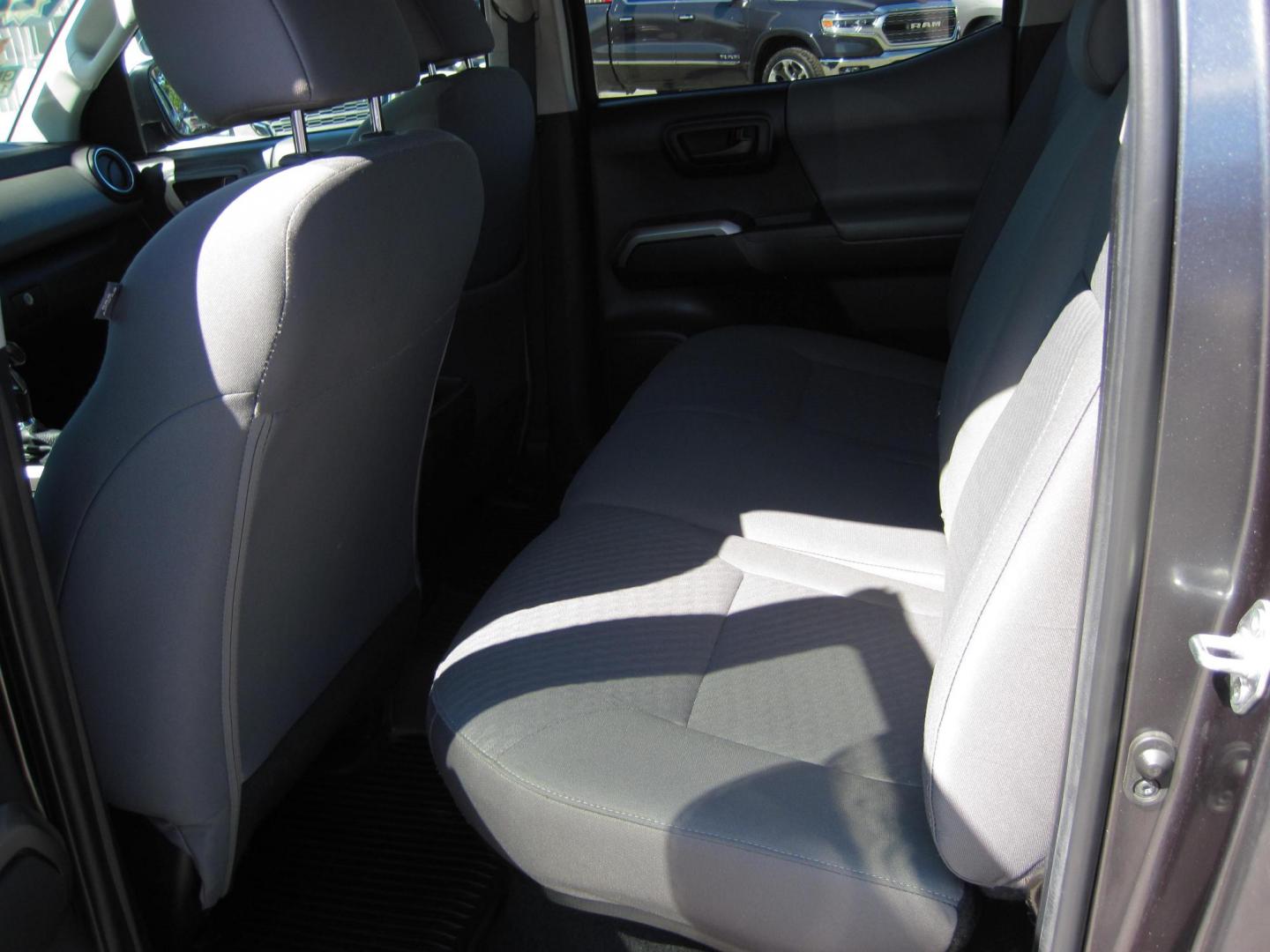 2022 gray /gray Toyota Tacoma SR5 Double Cab Long Bed V6 6AT 4WD (3TMCZ5AN9NM) with an 3.5L V6 DOHC 24V engine, 6A transmission, located at 9530 Old Seward Highway, Anchorage, AK, 99515, (907) 349-3343, 61.134140, -149.865570 - Nice 2022 Toyota Tacoma SR5 come take a test drive - Photo#7