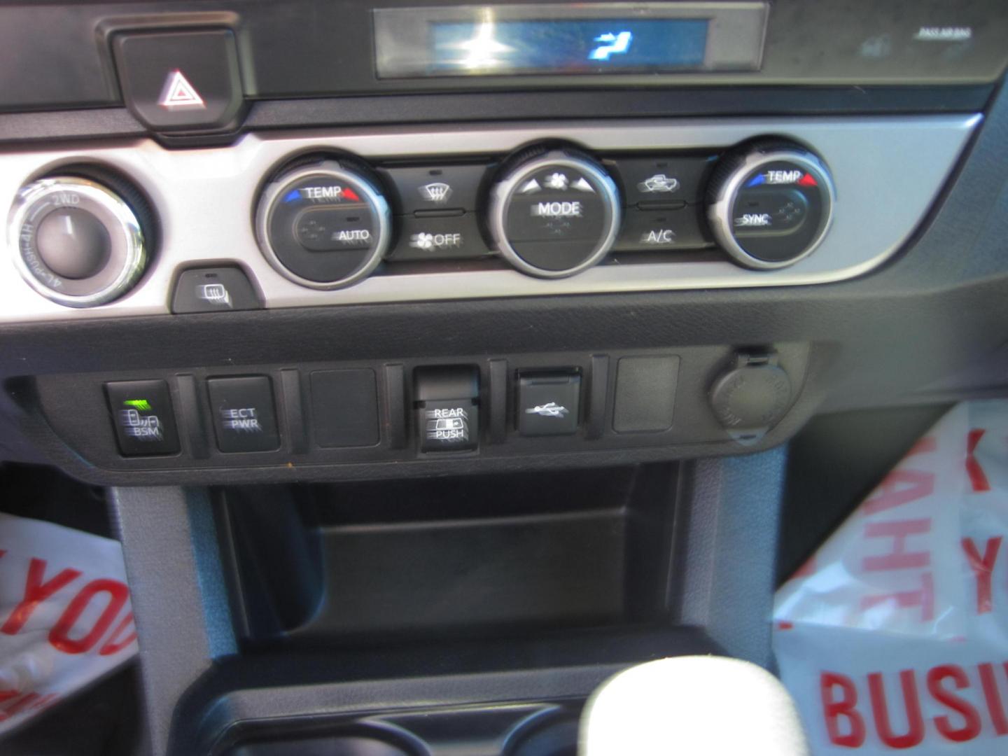 2022 gray /gray Toyota Tacoma SR5 Double Cab Long Bed V6 6AT 4WD (3TMCZ5AN9NM) with an 3.5L V6 DOHC 24V engine, 6A transmission, located at 9530 Old Seward Highway, Anchorage, AK, 99515, (907) 349-3343, 61.134140, -149.865570 - Nice 2022 Toyota Tacoma SR5 come take a test drive - Photo#12