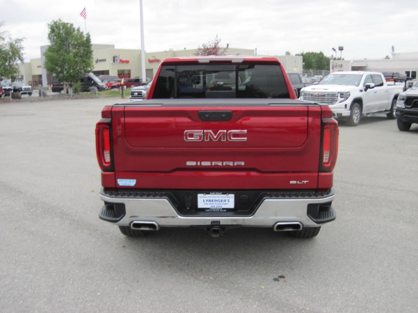 2023 red /black GMC Sierra 1500 SLT Crew Cab 4WD (3GTUUDED9PG) with an 5.3L V8 OHV 16V engine, 6A transmission, located at 9530 Old Seward Highway, Anchorage, AK, 99515, (907) 349-3343, 61.134140, -149.865570 - Nice 2023 GMC Sierra 1500 SLT with X31-OFF ROAD package - Photo#4