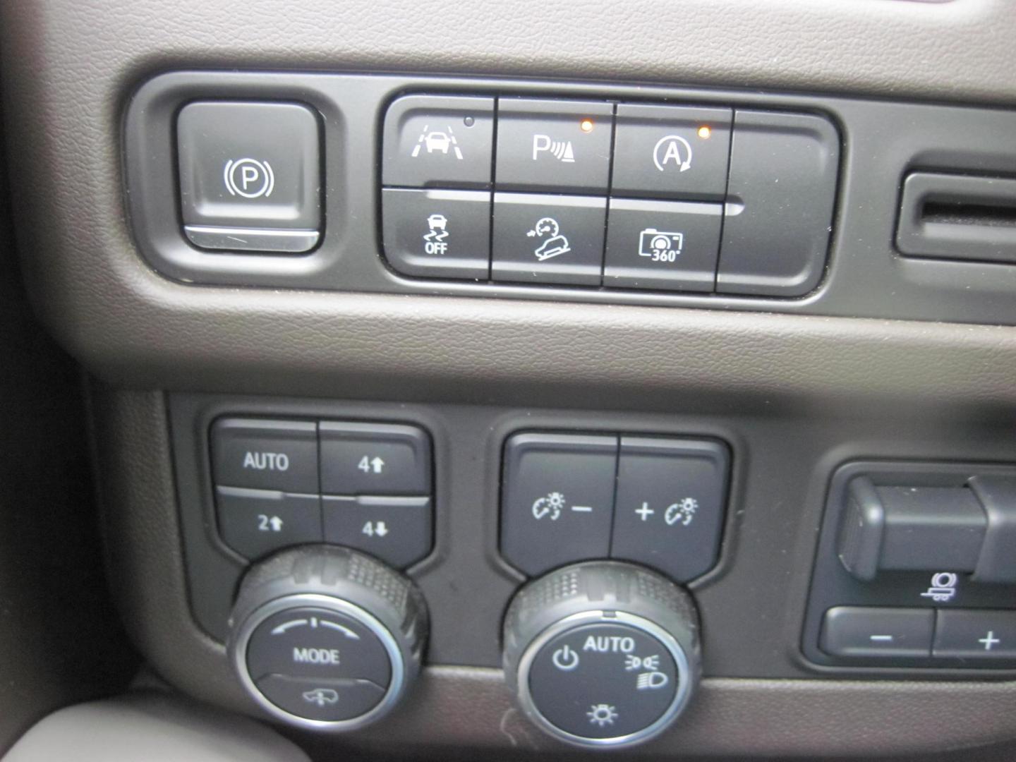 2023 blue /brown Chevrolet Tahoe Z71 (1GNSKPKL3PR) with an 6.2L V8 OHV 16V engine, 10A transmission, located at 9530 Old Seward Highway, Anchorage, AK, 99515, (907) 349-3343, 61.134140, -149.865570 - Loaded 2023 Chevrolet Tahoe Z71 come take a test drive - Photo#17