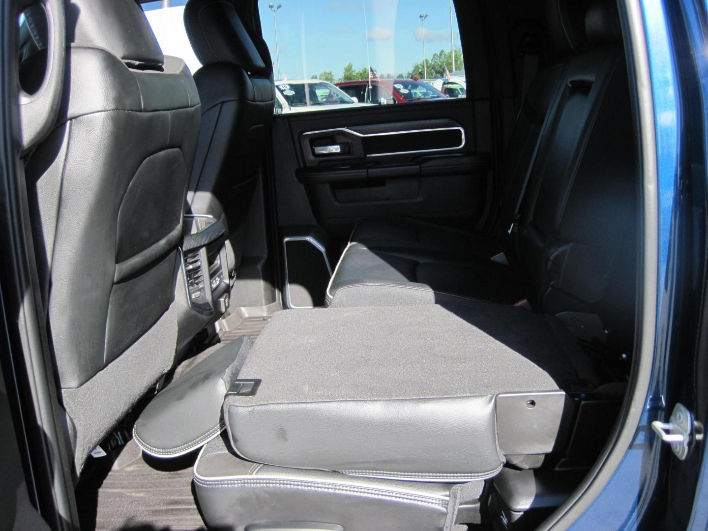 2024 blue /black RAM 3500 Laramie Mega Cab 4WD (3C63R3ML5RG) with an 6.7L L6 OHV 24V TURBO DIESEL engine, 6A transmission, located at 9530 Old Seward Highway, Anchorage, AK, 99515, (907) 349-3343, 61.134140, -149.865570 - Loaded 2024 Ram 3500 Laramie mega cab come take a test drive - Photo#11