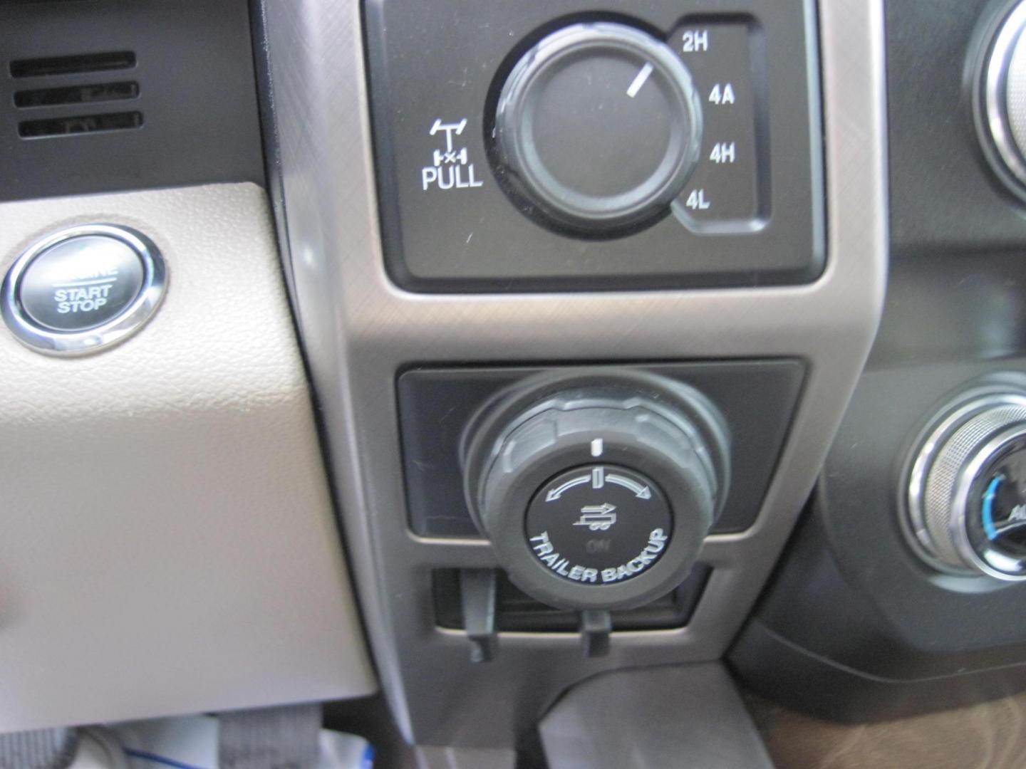 2019 white /gray Ford F-150 Limited SuperCrew 6.5-ft. Bed 4WD (1FTEW1EG6KF) with an 3.5L V6 TURBO engine, 6A transmission, located at 9530 Old Seward Highway, Anchorage, AK, 99515, (907) 349-3343, 61.134140, -149.865570 - 2019 Ford F150 Limited come take a test drive, - Photo#16